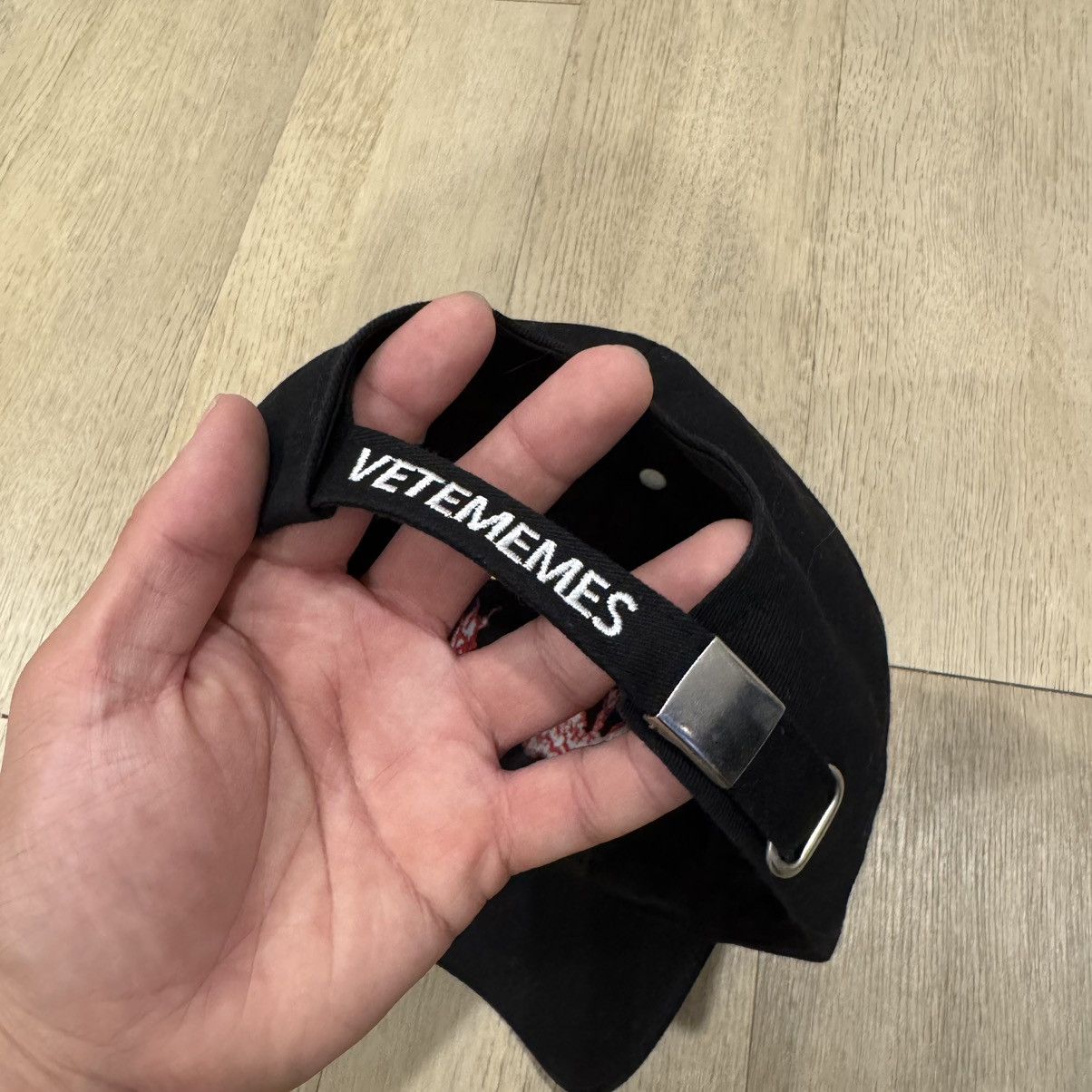 Vetememes Vetememes Metal Logo Hat Size ONE SIZE - 3 Thumbnail