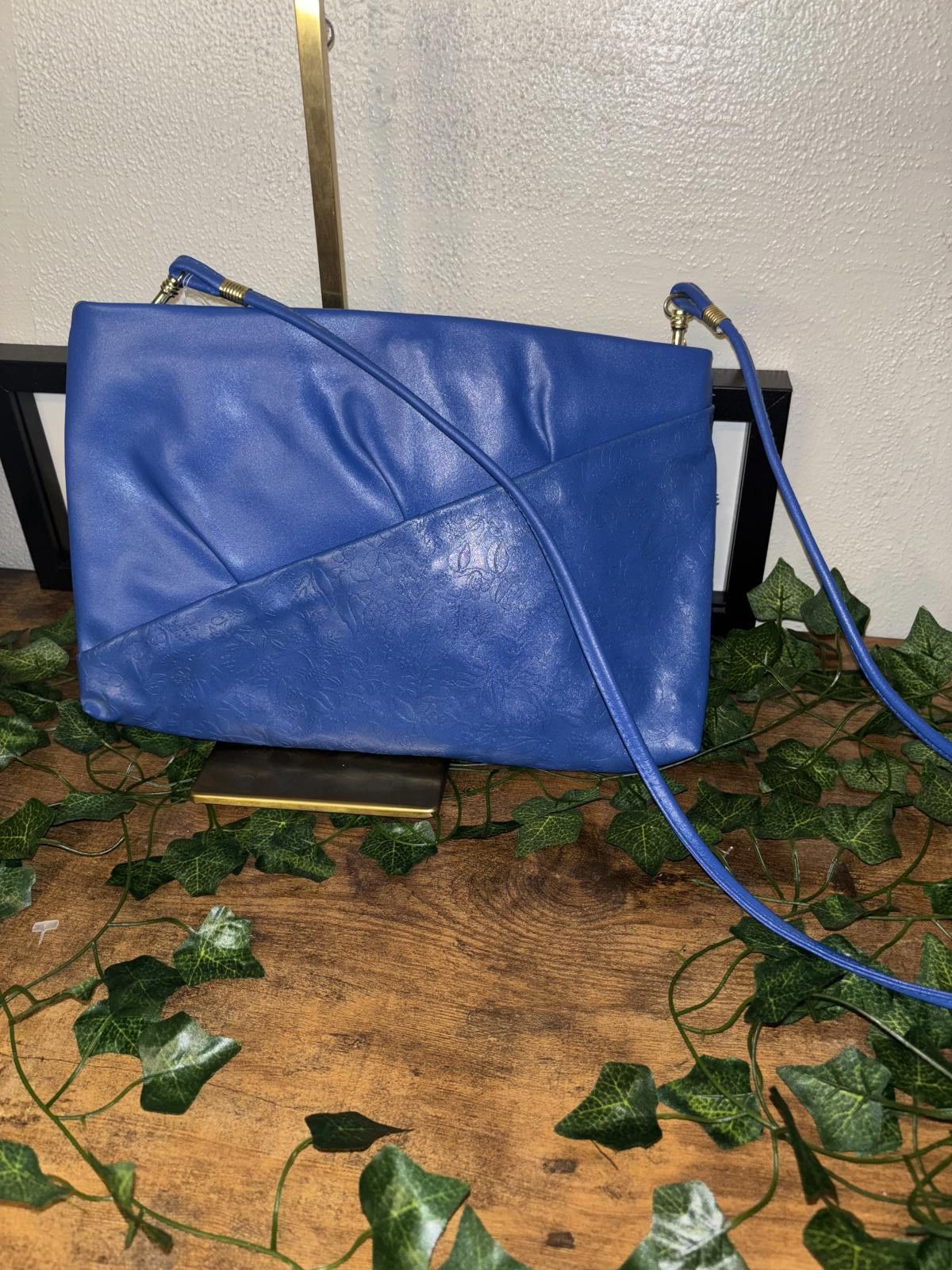 Designer Chic Blue Leather Crossbody Bag Size ONE SIZE - 1 Thumbnail