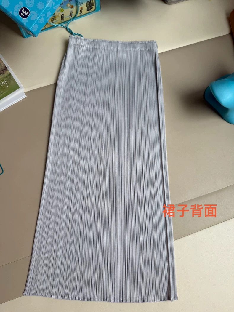 Issey Miyake Issey Miyake size:1 Light grey pleated skirt Size 31" - 4 Thumbnail