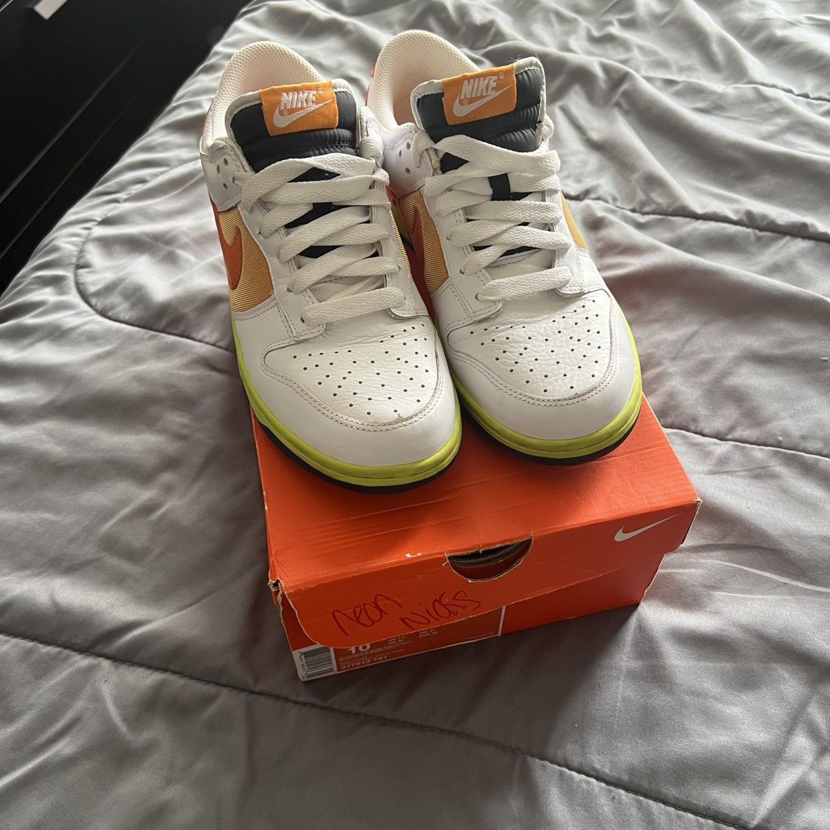 Nike Women’s Nike Dunk Low “Orange Blaze/Shock Orange” Size US 10 / IT 40 - 2 Thumbnail