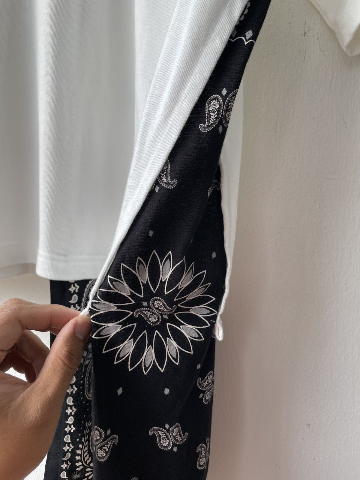 GU × Maison MIHARA YASUHIRO Miharayasuhiro x Gu Good inspiration Paisley Tshirt Size US M / EU 48-50 / 2 - 7 Thumbnail
