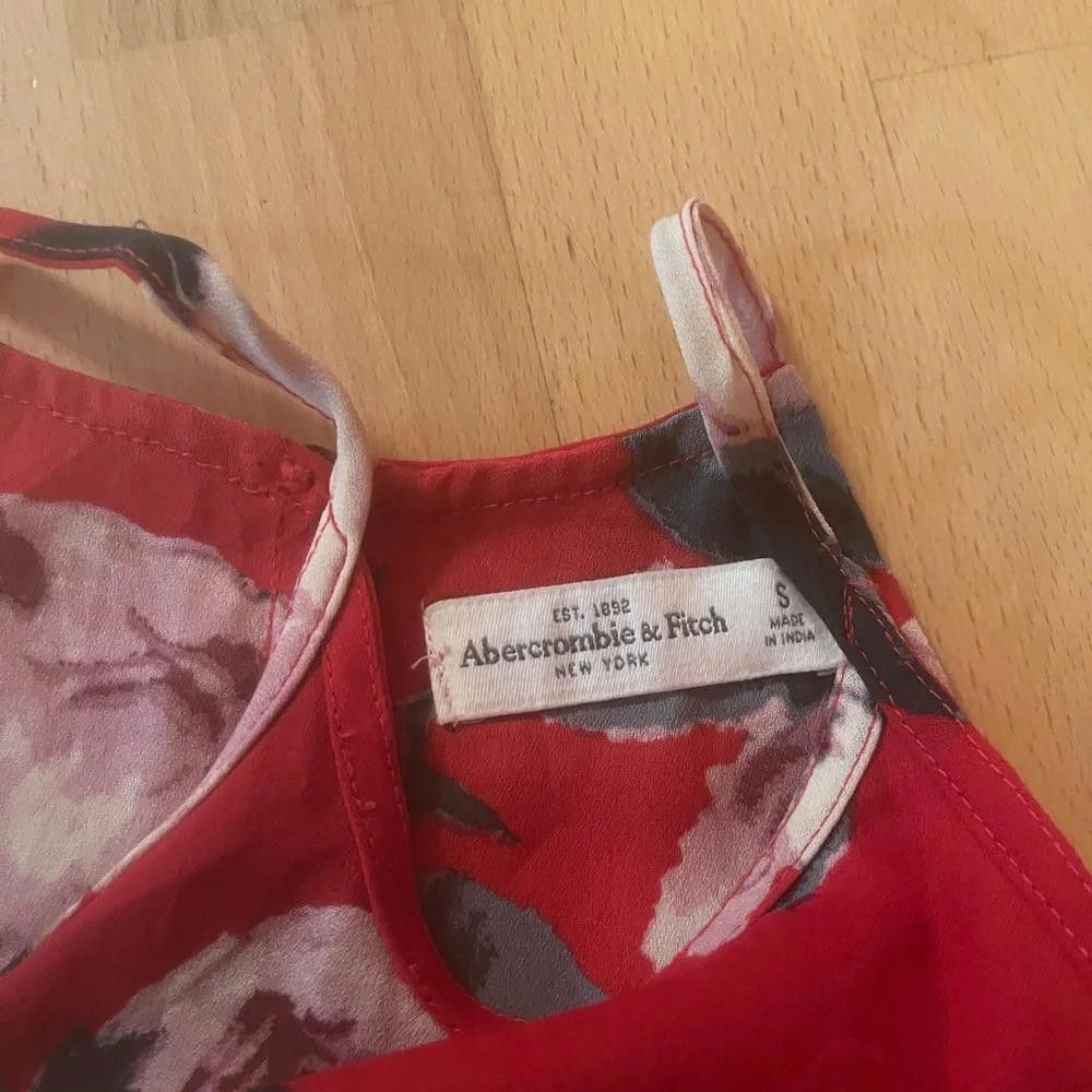 Abercrombie & Fitch Abercrombie and Fitch floral tank Size S / US 4 / IT 40 - 2 Thumbnail