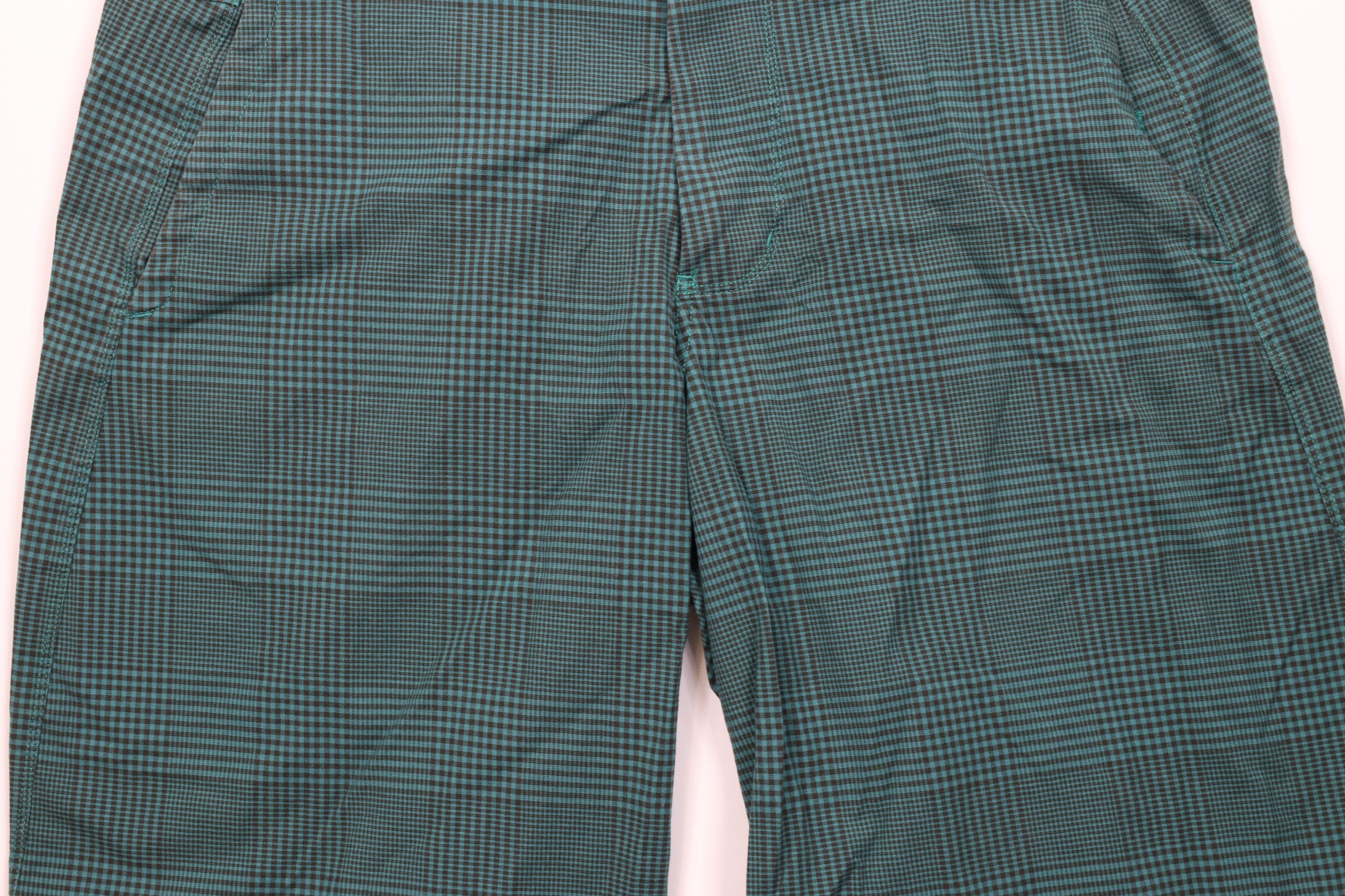 Lululemon Lululemon Flat Front Golfing Golf Chino Shorts Green Plaid Size US 34 / EU 50 - 3 Thumbnail