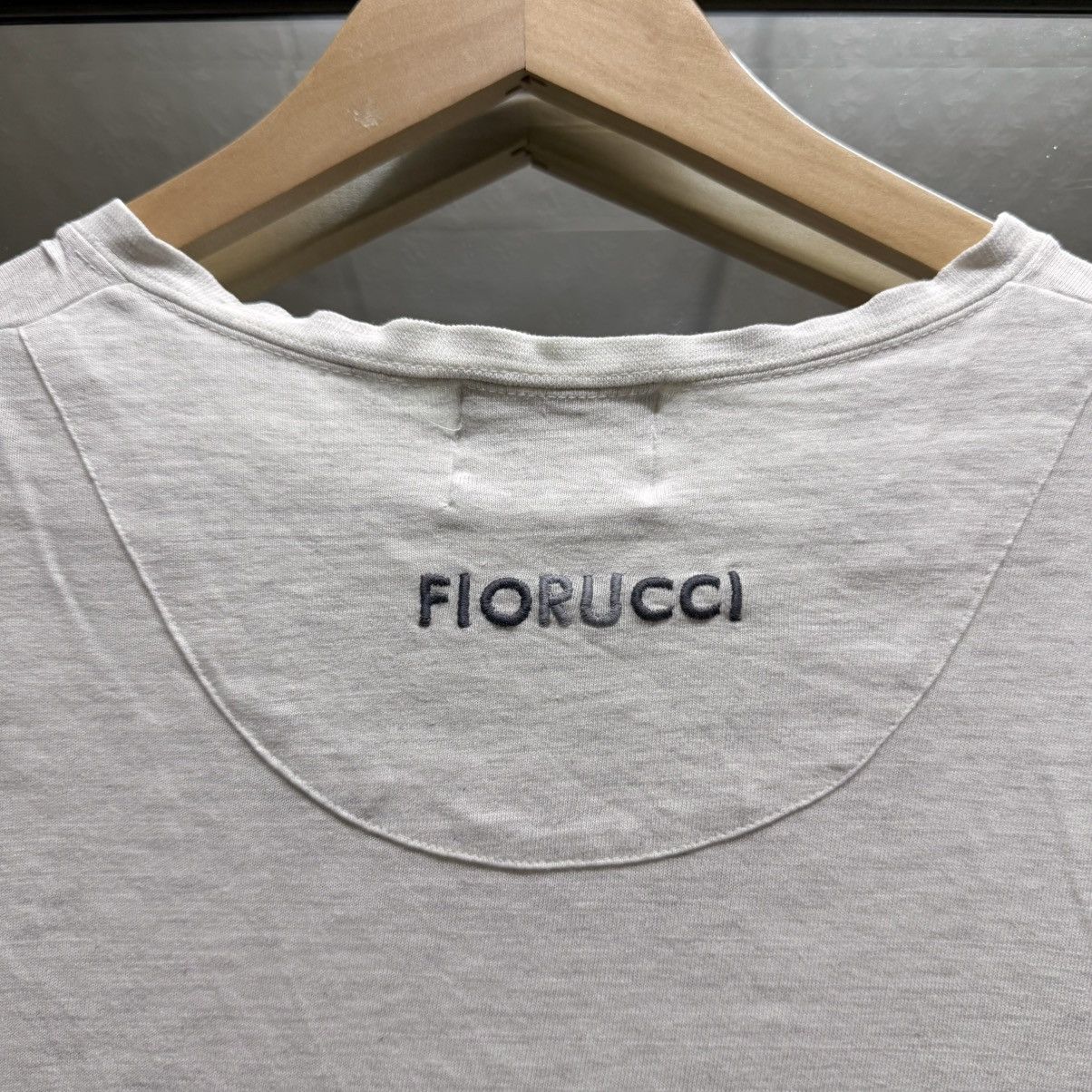 Fiorucci Fiorucci Angels Logo V Neck Pocket Tee Shirt Luxury (s) Size US S / EU 44-46 / 1 - 4 Thumbnail