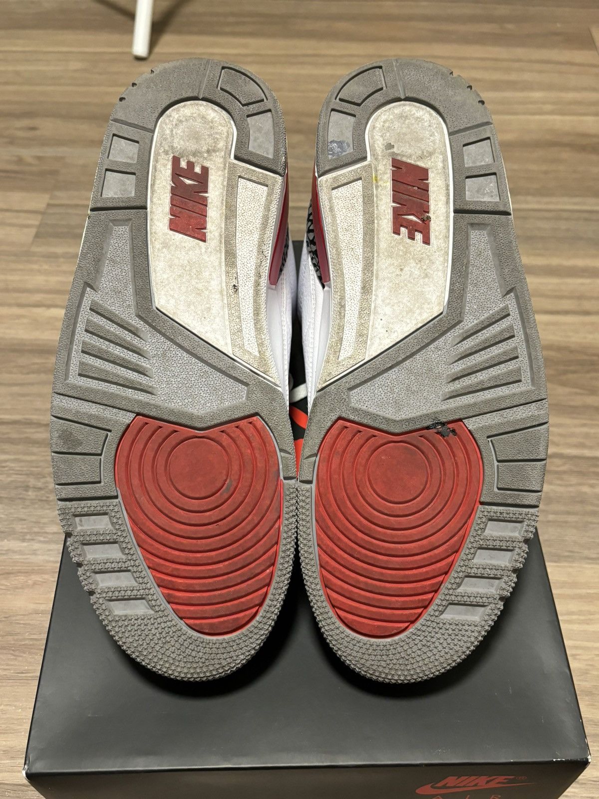 Jordan Brand Jordan 3 "Fire Red" Size US 9.5 / EU 42-43 - 6 Thumbnail