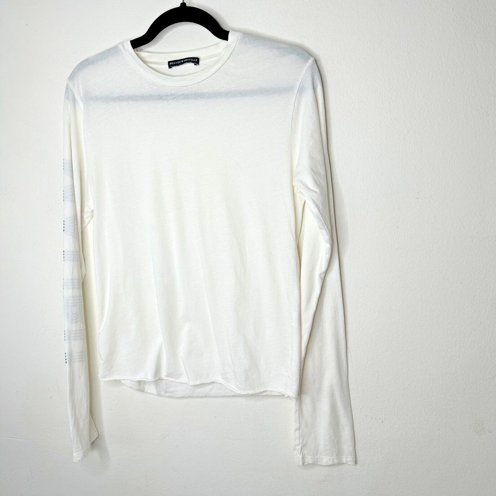 Brandy Melville Brandy Melville Malibu Graphic Crew Neck Long Sleeve Tee S Size S / US 4 / IT 40 - 8 Thumbnail