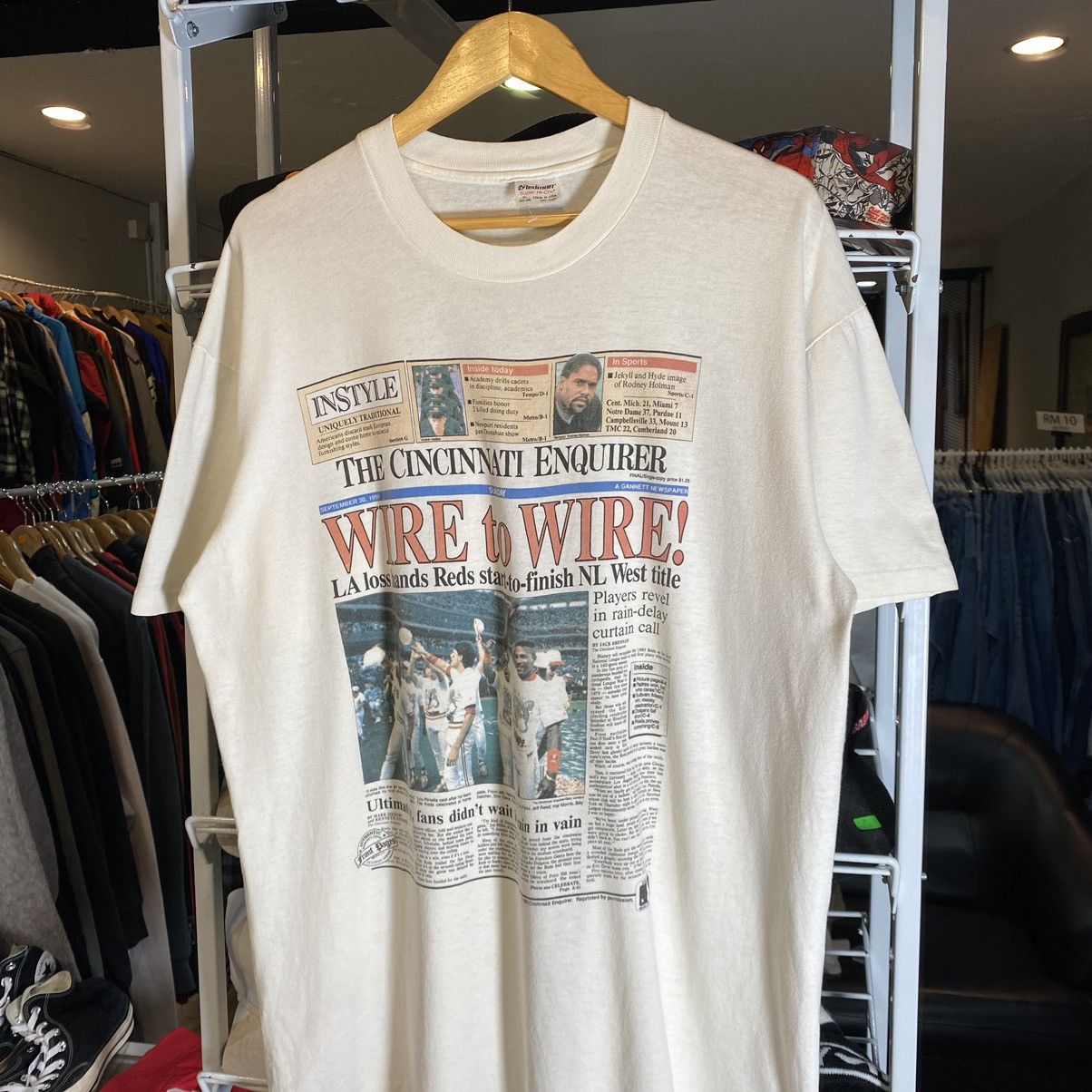 MLB Vintage cincinnati mlb wire to wire! newspaper 1990 t shirts Size US XL / EU 56 / 4 - 3 Thumbnail