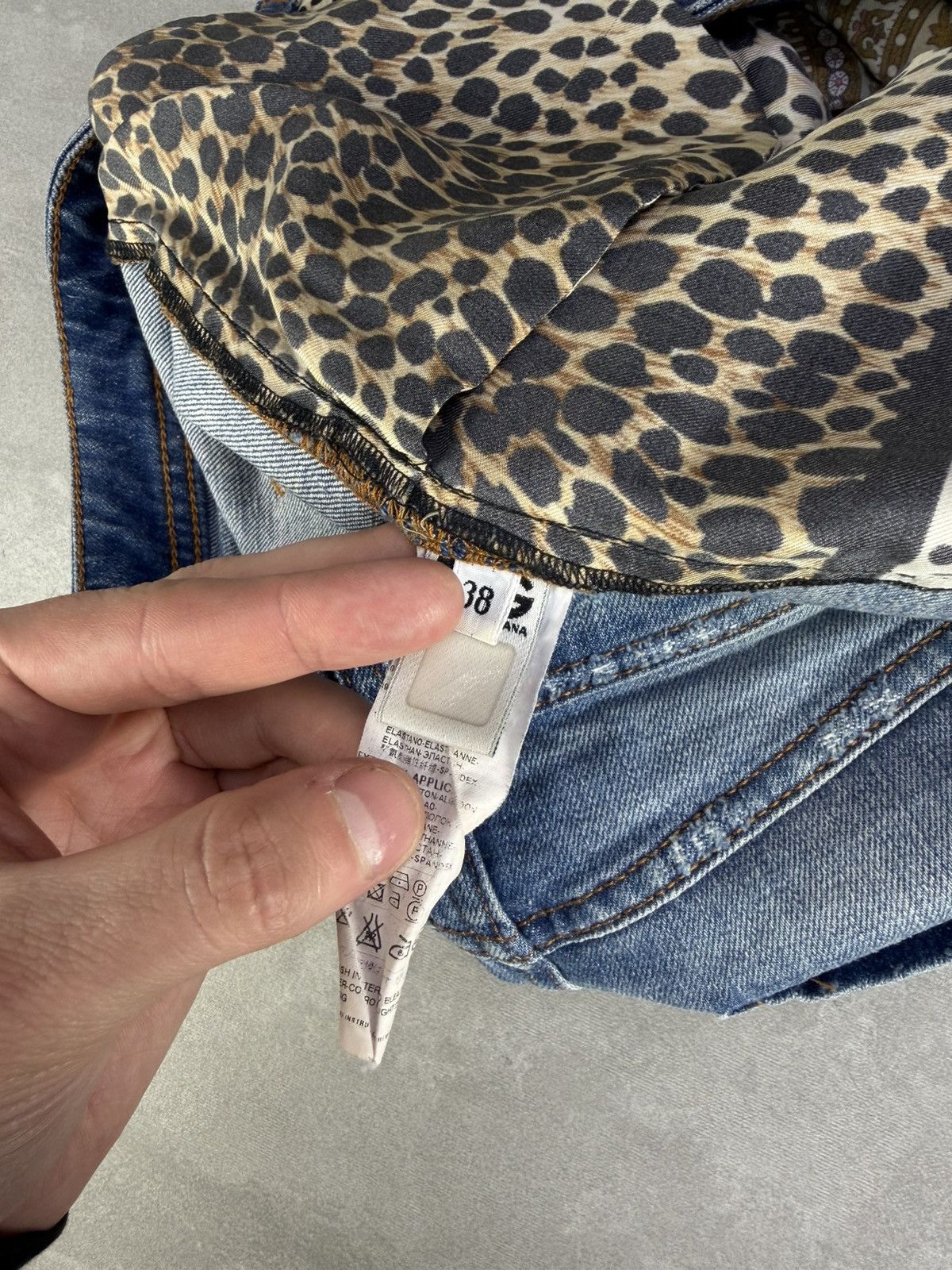 Dolce & Gabbana Dolce & Gabbana Patchwork Skirt Silk Denim Leopard Print Size 26" / US 2 / IT 38 - 13 Thumbnail