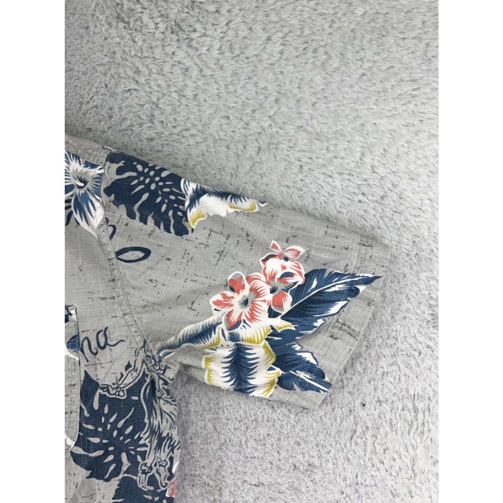 Croft & Barrow Croft & Barrow Shirt Mens M Gray Floral Hawaiian 100% Cotton Button-Up Resort Luau Aloha Casual Shirts Mens Modern Comfort Size US M / EU 48-50 / 2 - 5 Thumbnail