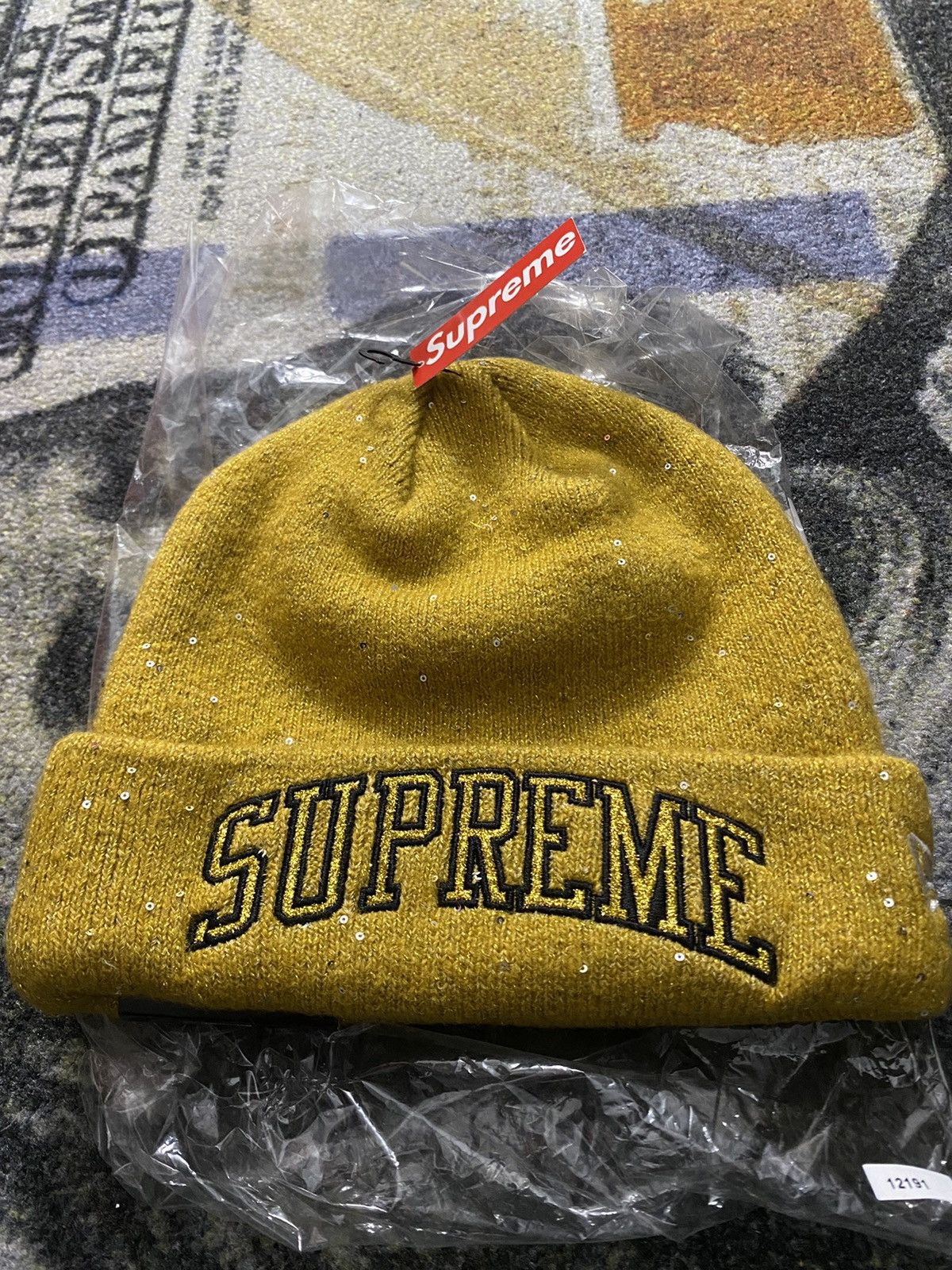 New Era × Supreme Supreme New Era Metallic Arc Beanie Gold Size ONE SIZE - 2 Thumbnail