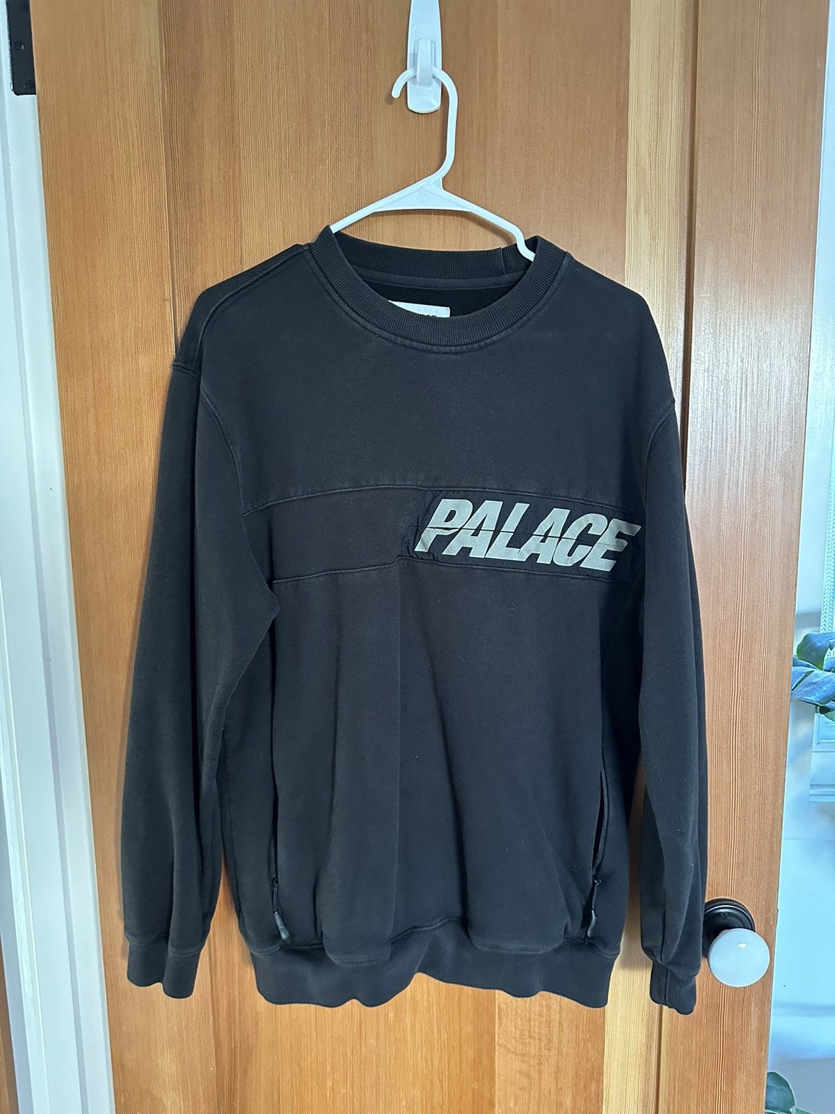 Palace PALACE R-Knit White Sweatshirt FW19 Size L | Grailed
