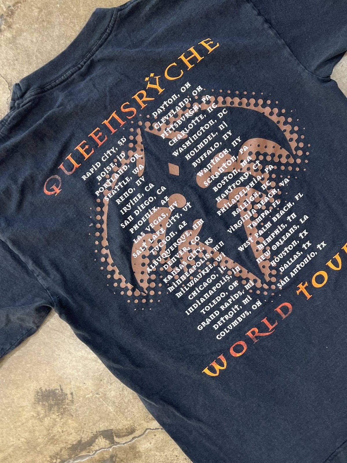 Vintage Vintage 1997 Queensryche Tee Medium Size US M / EU 48-50 / 2 - 4 Thumbnail