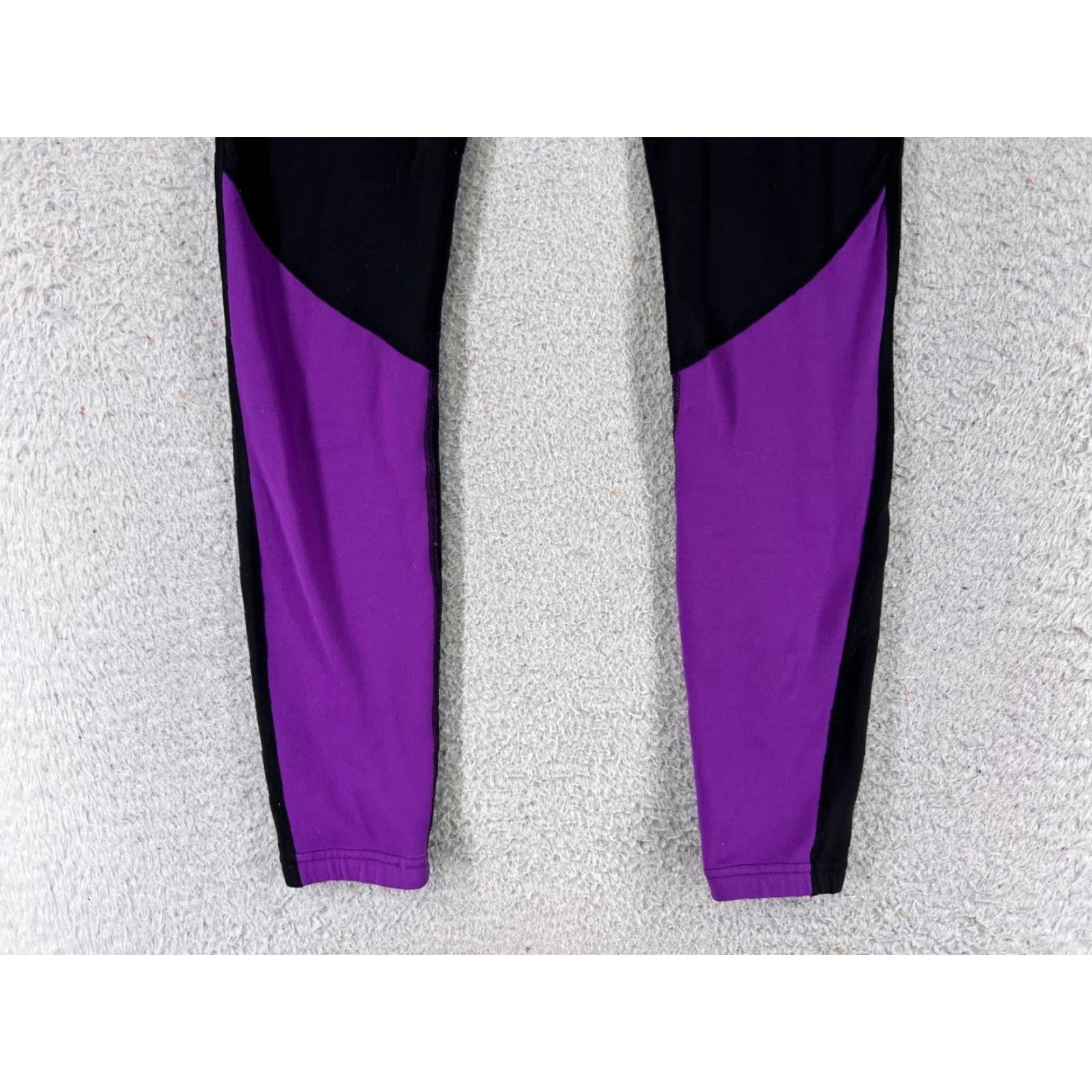 Lululemon Lululemon Women's Cropped Pants 8 Black Purple Nylon Blend Yoga Athleisure 28" Regular Fit Size 30" / US 8 / IT 44 - 2 Thumbnail