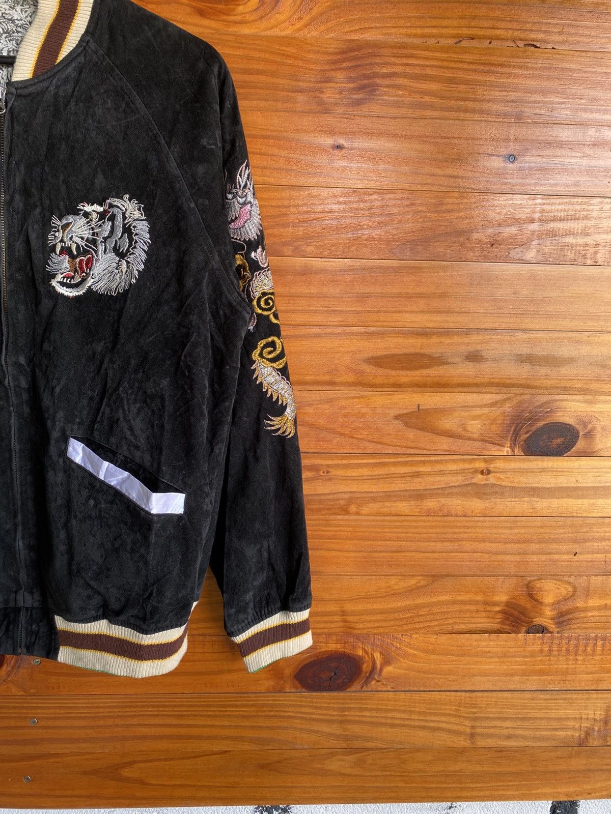 Japanese Brand Vintage Tiger Embroidered Sukajan Souvenir Jacket – Black Size US M / EU 48-50 / 2 - 7 Thumbnail