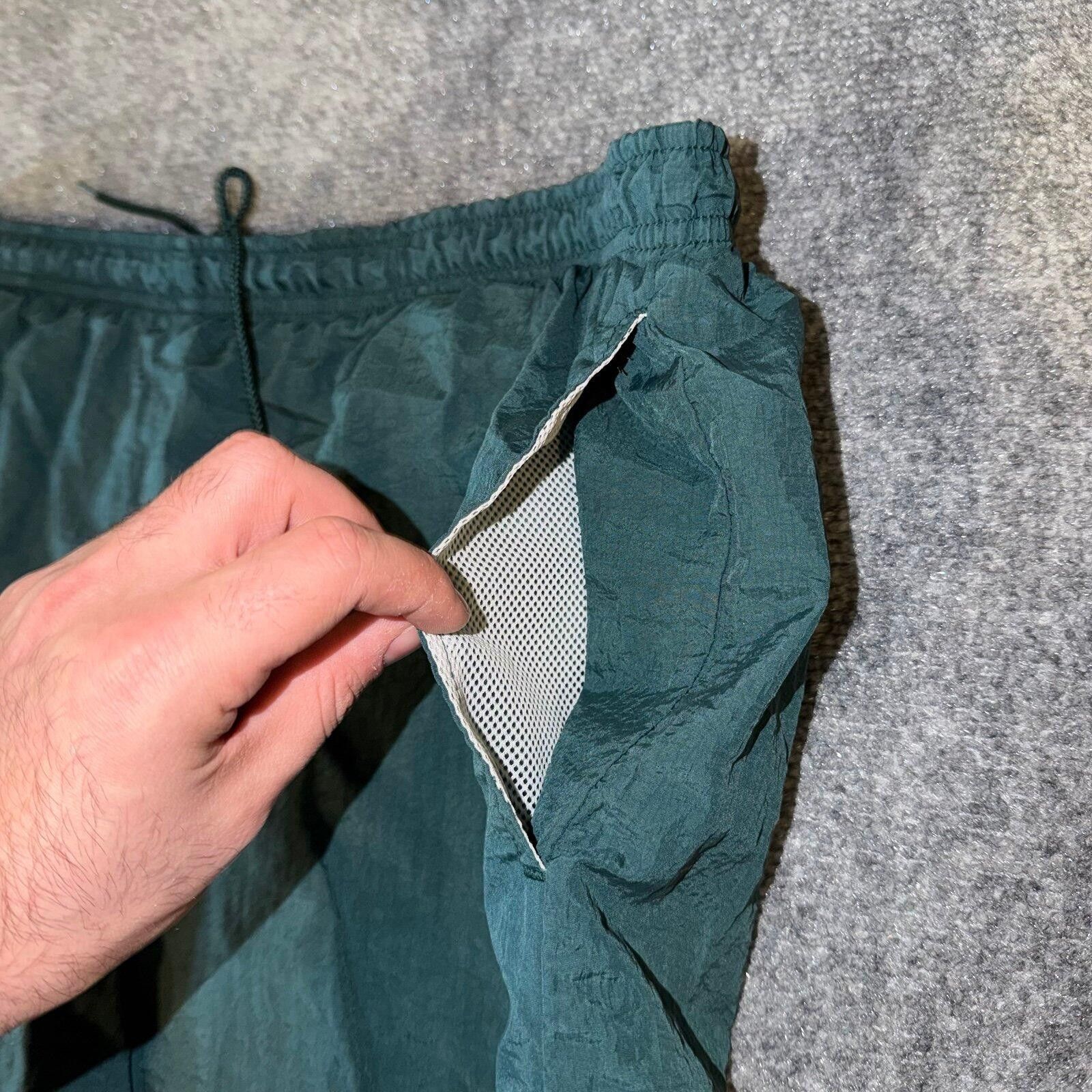 Nike Nike Dark Green Nylon Athletic Shorts Mens XL Vtg Size US 36 / EU 52 - 2 Thumbnail