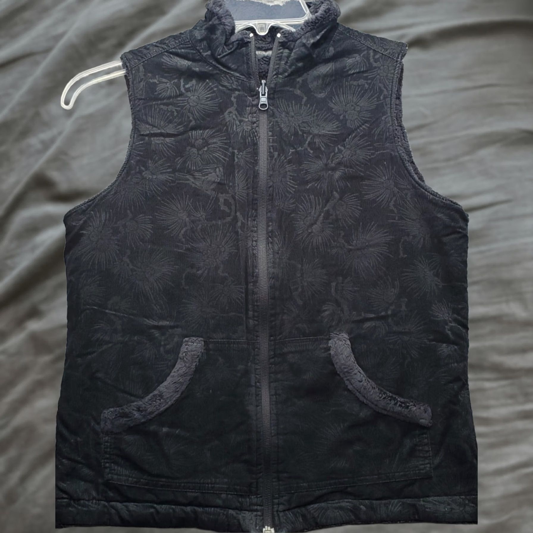 Vintage Columbia Reversible Vest Womens S Black Zip Up Lined Sherpa Pinecone Sleeveless Outdoor Fleece Pockets Size S / US 4 / IT 40 - 1 Thumbnail