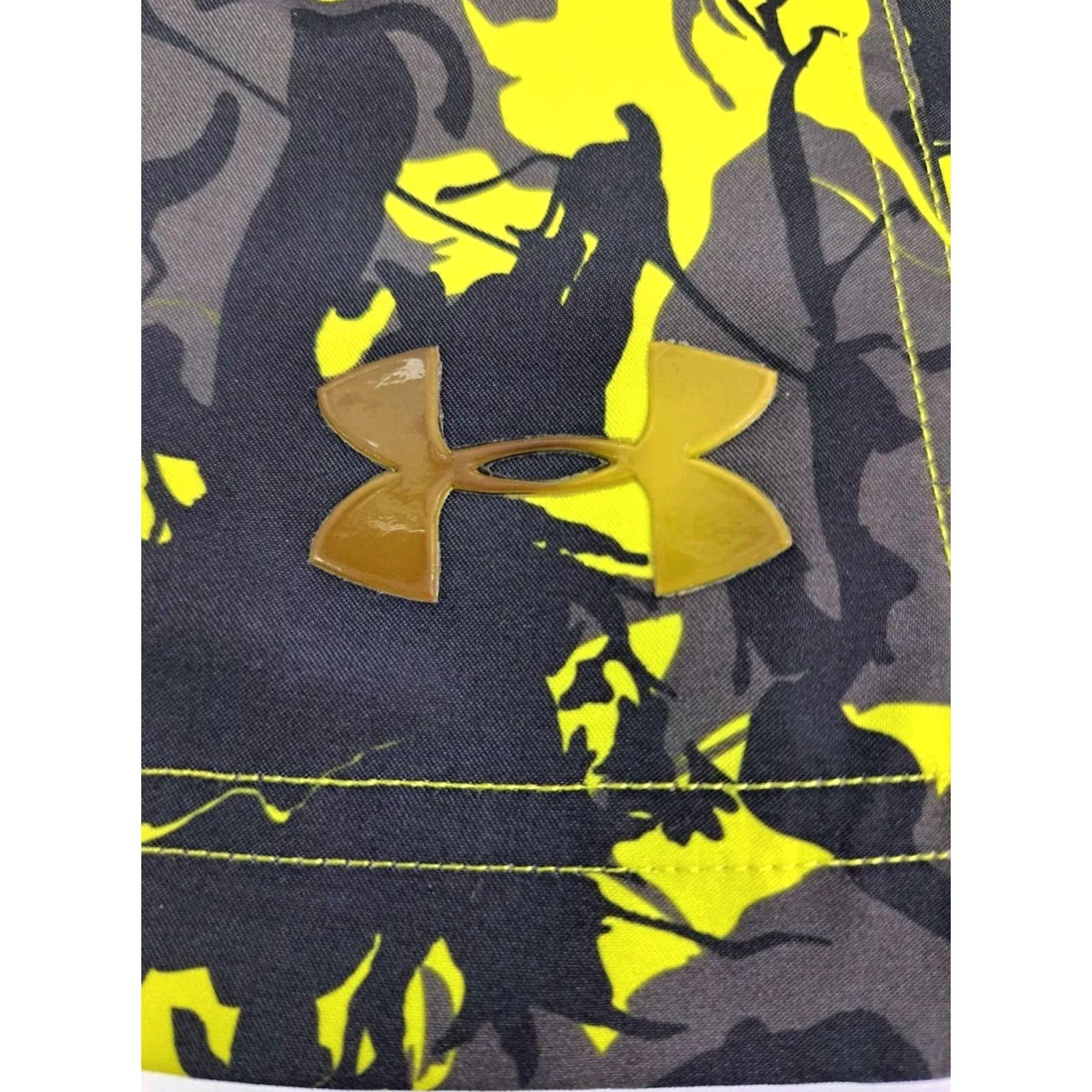 Under Armour Under Armour Mens Boardshorts 40 Black/Yellow Camouflage Polyester Quick Dry Drawstring Side Zip Pocket Beach Surfing Mens Size US 40 / EU 56 - 3 Thumbnail