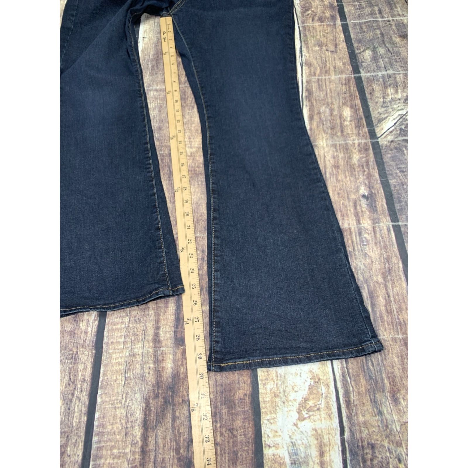 Levi's VINTAGE Levi's Signature Jeans Boot Cut Blue 14 M 34 x 30 Dark Stretch Womens Jeans (Plus) Size 36" / US 14 / IT 50 - 2 Thumbnail