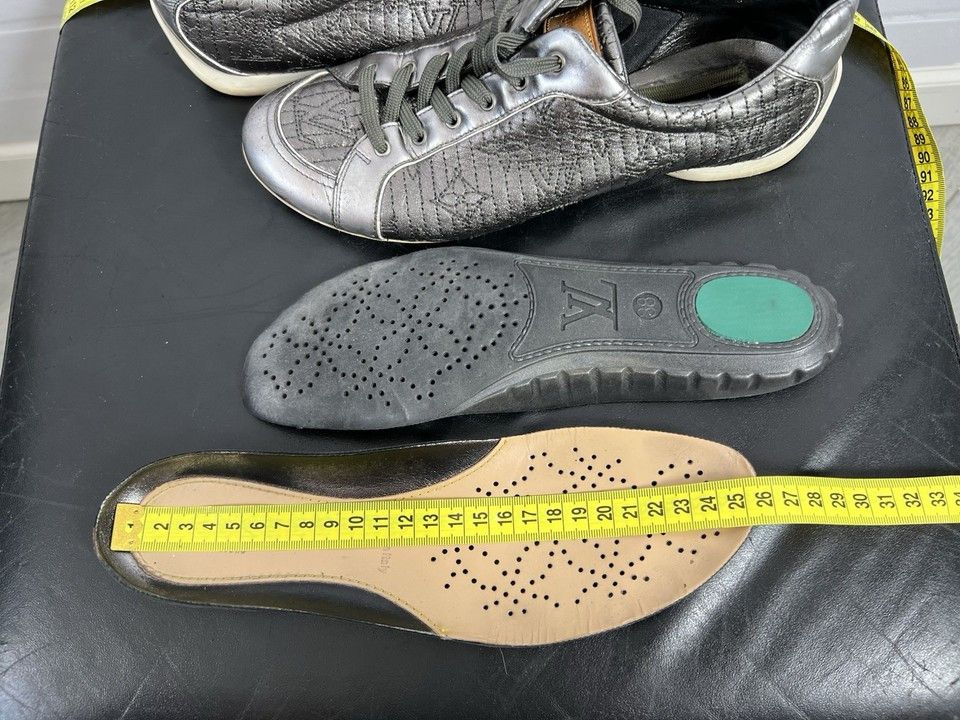 Louis Vuitton Louis Vuitton Women's Leather Sneakers Silver Size 38 Size US 8 / IT 38 - 13 Thumbnail