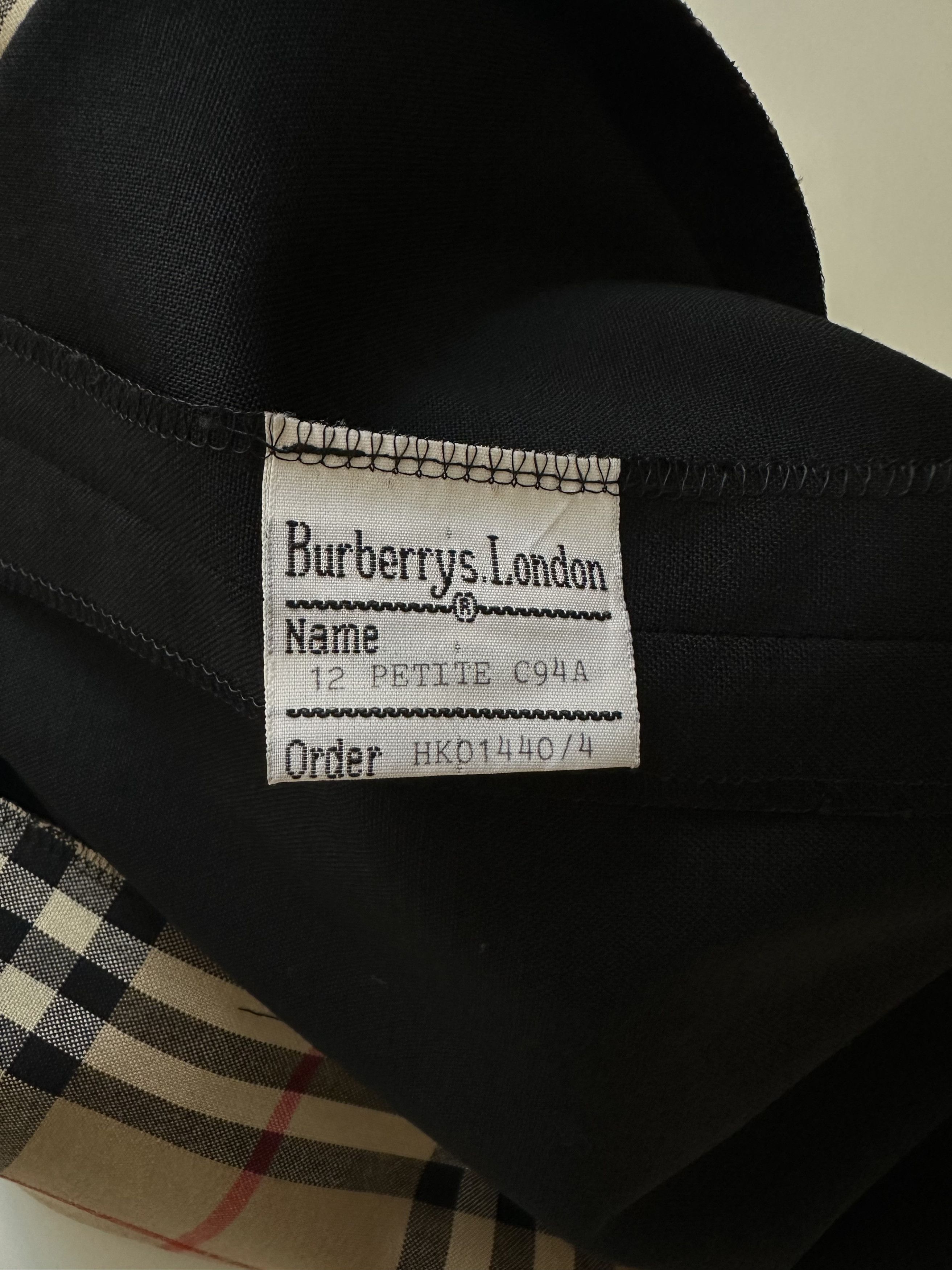 Burberry Burberry's Vintage Black Nova Check Wool Skirt Size 34" / US 12 / IT 48 - 8 Thumbnail