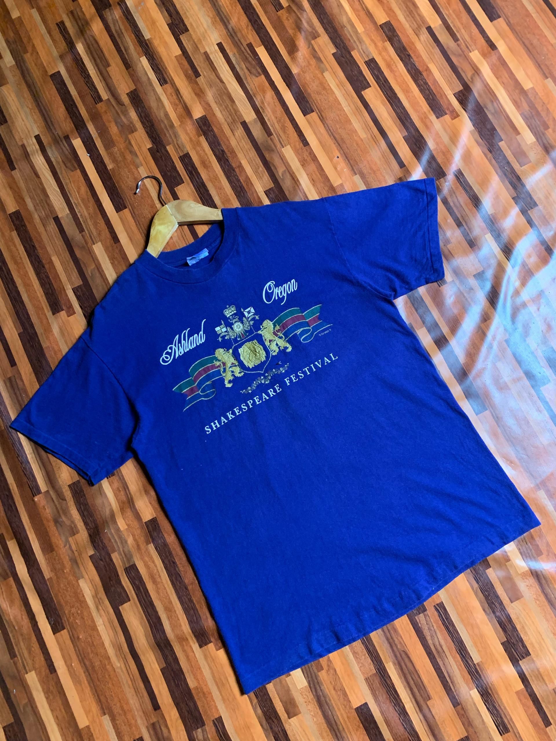 Vintage 🔥Shakespeare 90s Festival Season Rare single stich Size US L / EU 52-54 / 3 - 1 Thumbnail