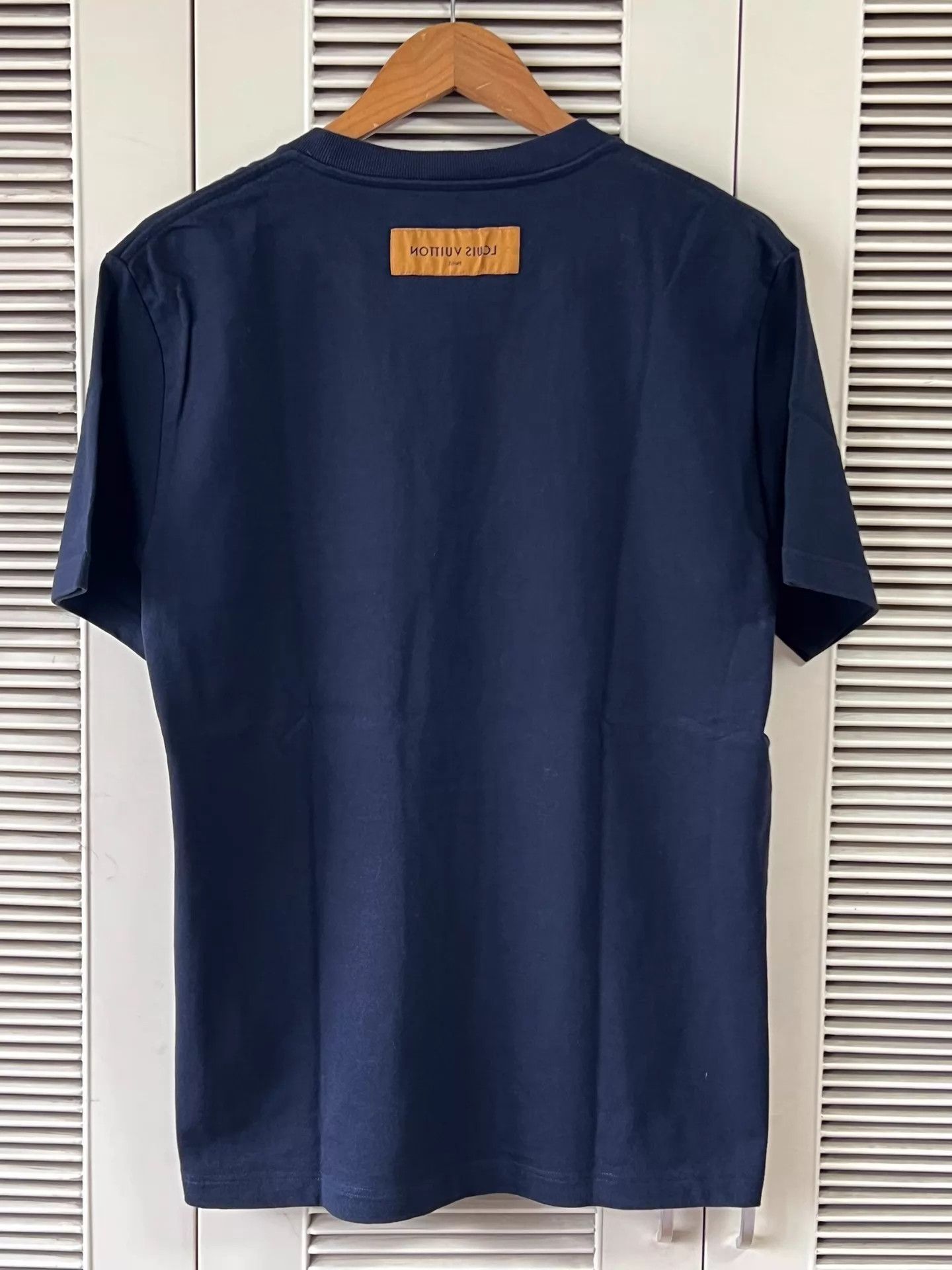 Louis Vuitton LV floral embroidery vine logo short sleeve tee M navy Size US M / EU 48-50 / 2 - 2 Thumbnail