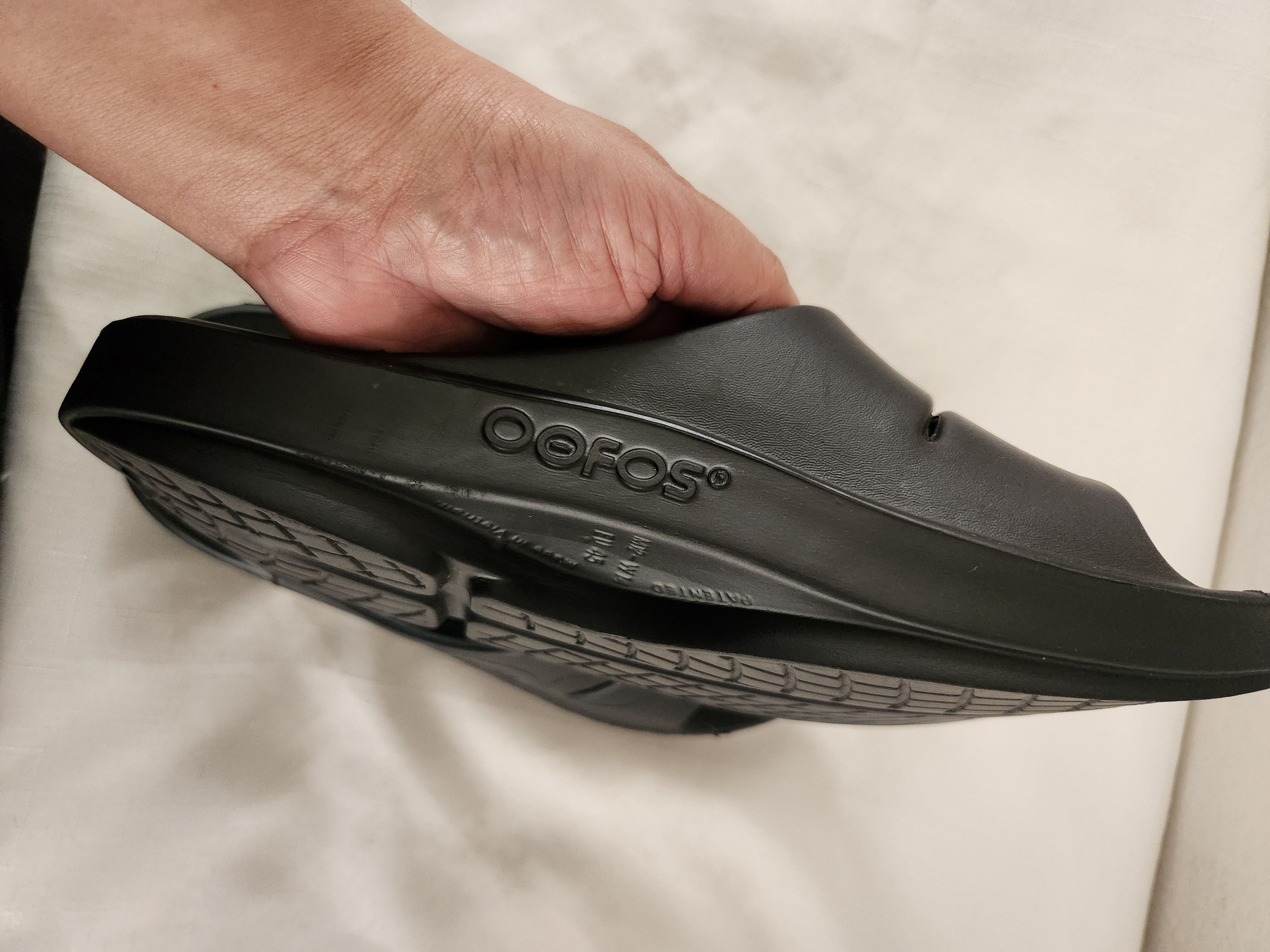 OOF Wear OOFOS OOahh Slide Sandal Size Men's 12 black Size US 12 / EU 45 - 2 Thumbnail