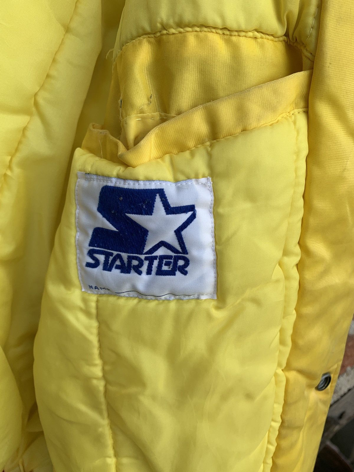 MLB RARE🔥🔥Vtg Starter MLB Indians Big Logo Bomber Jacket Size US XL / EU 56 / 4 - 11 Thumbnail