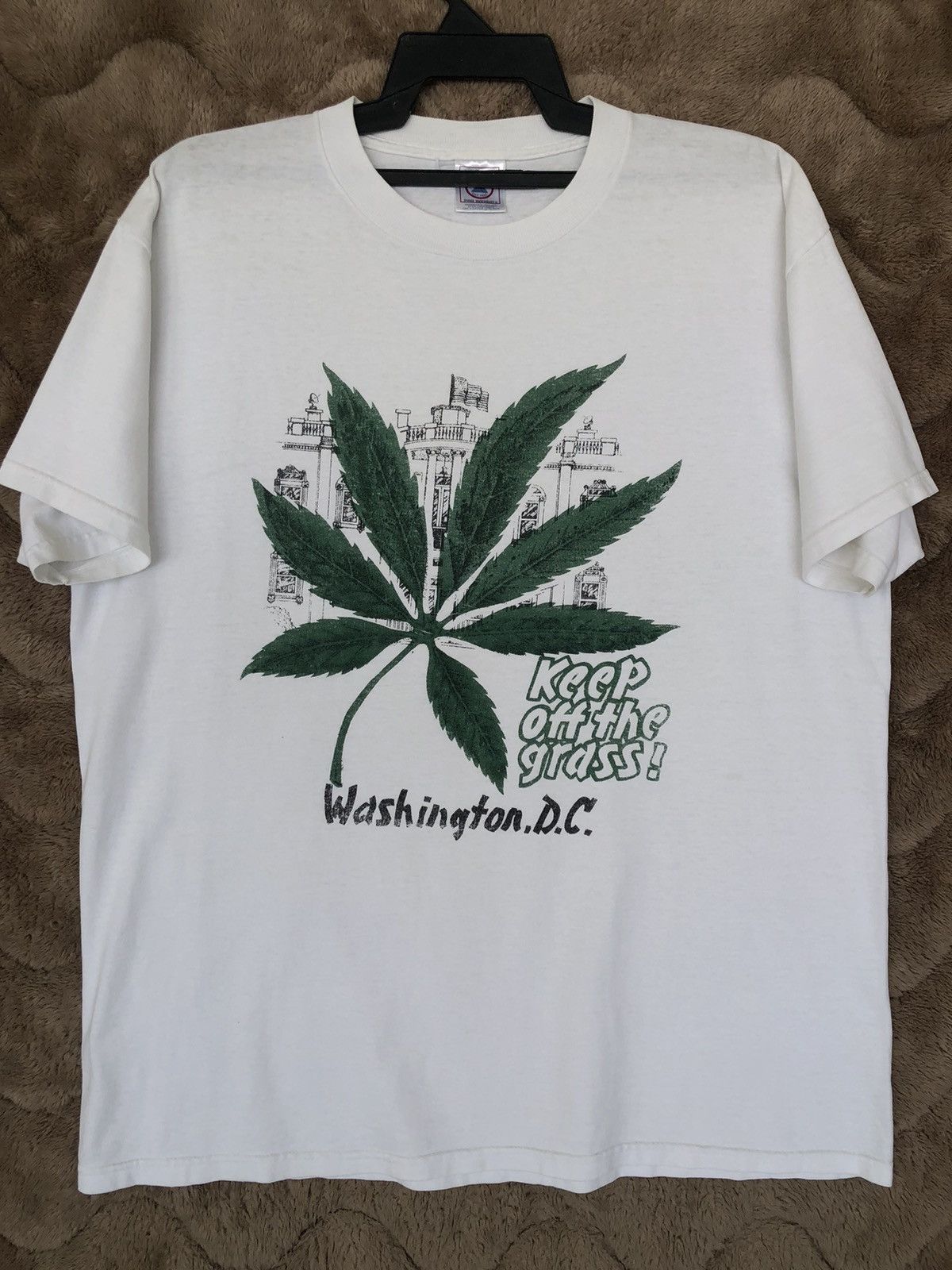 Arts & Science Vintage 90s Keep Off The Grass Marijuana Tee Size US L / EU 52-54 / 3 - 1 Thumbnail
