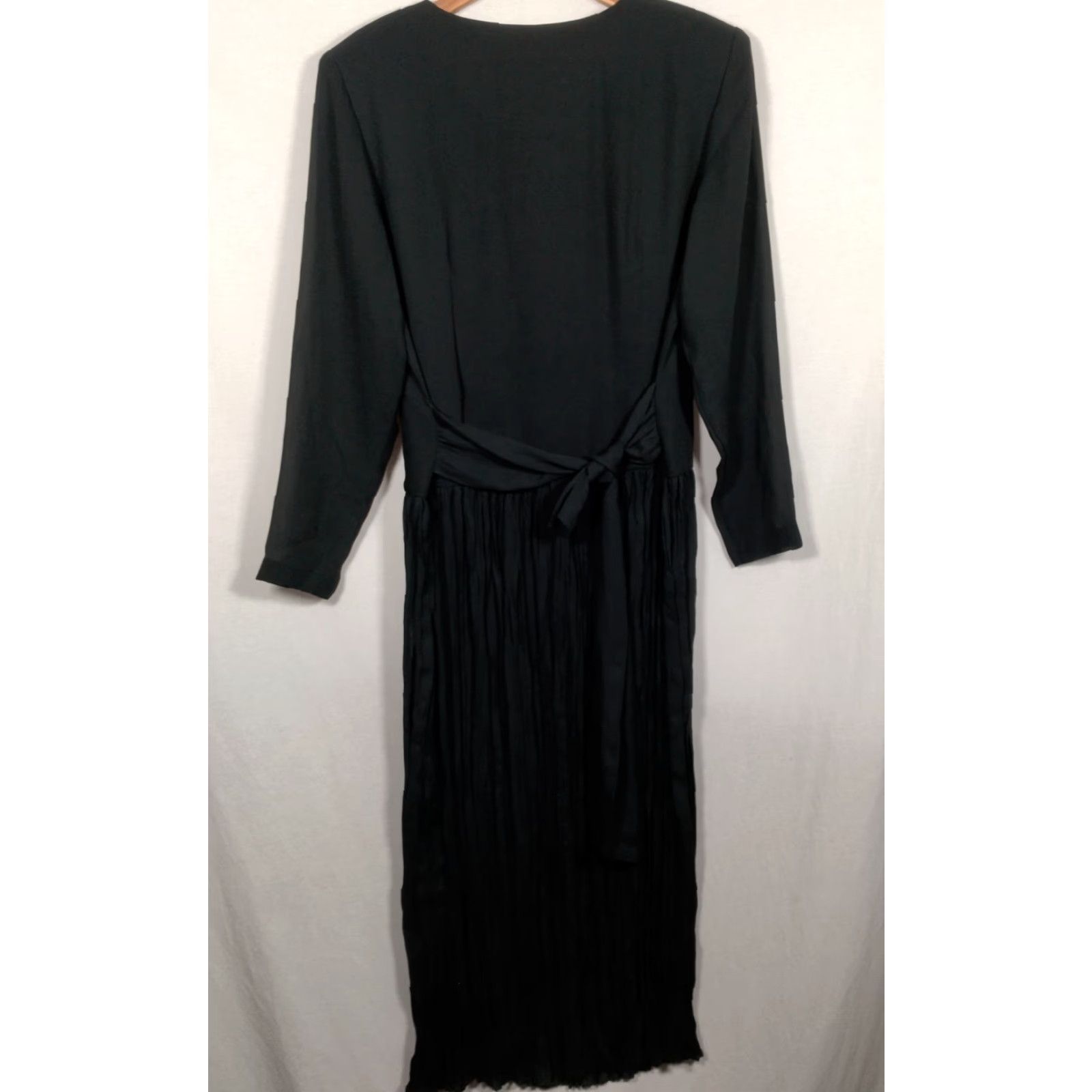 Vintage VINTAGE Casual Corner Dress Shirt Dress 1990s Black Roses Semi-sheer Long Sleeve Round Neck 12 Womens Vintage 90s Goth Vamp Size XL / US 12-14 / IT 48-50 - 2 Thumbnail
