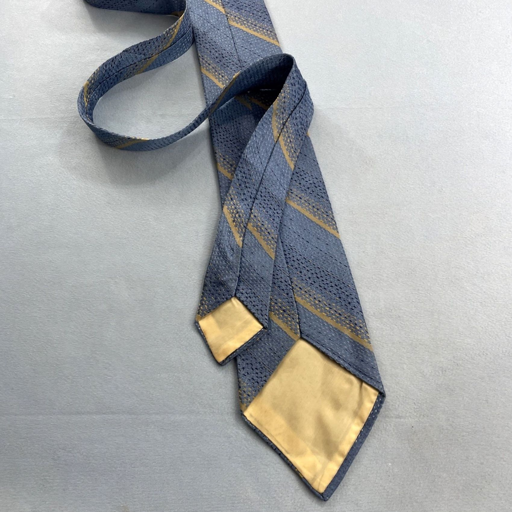 Vintage Vintage Woven Neck Tie vtg 60s 70s Repp striped Blue Yellow Textured 4x58 Capsule Necktie Size ONE SIZE - 5 Thumbnail