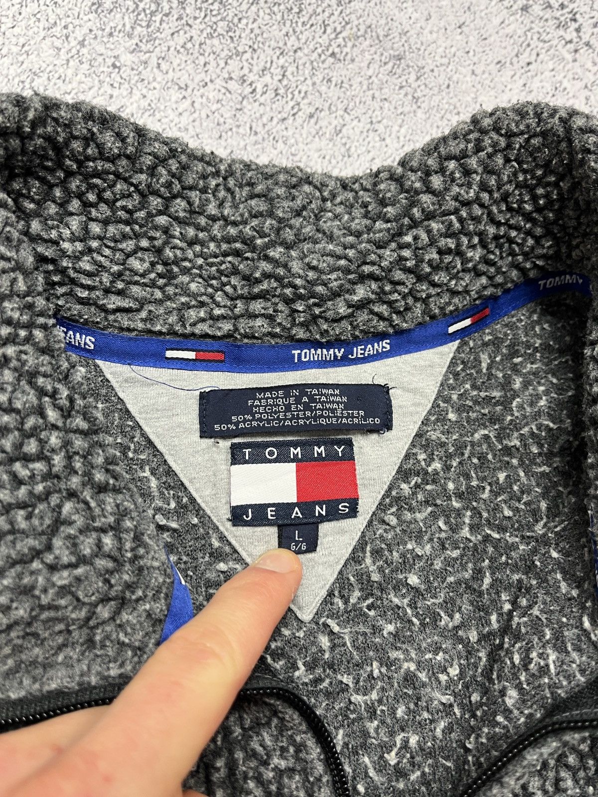 Tommy Hilfiger Vintage 00’s Tommy Hilfiger Fleece Sherpa Jacket Big Logo Size US L / EU 52-54 / 3 - 7 Thumbnail