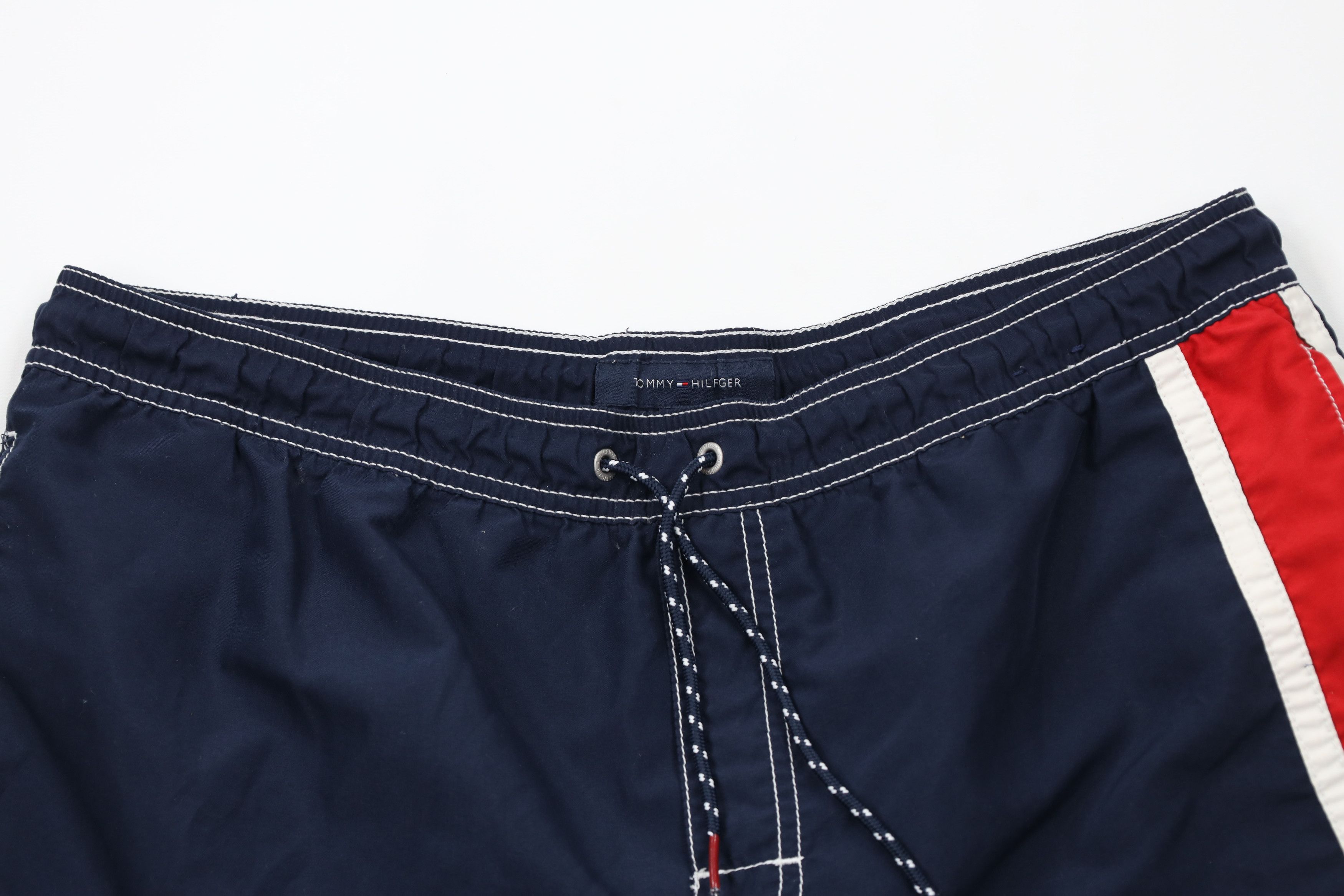 Tommy Hilfiger × Vintage Vintage Tommy Hilfiger Spell Out Lined Shorts Swim Trunks Size US 32 / EU 48 - 2 Thumbnail