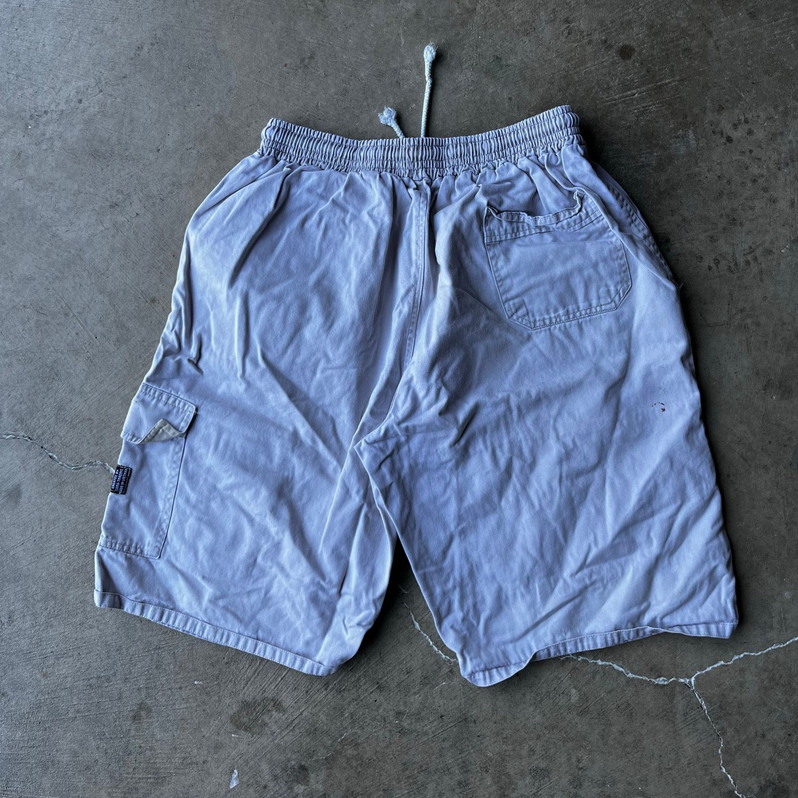 Vintage VINTAGE CARGO SHORTS EMBROIDERED Y2K 00S BEIGE KHAKI FIT 30 Size US 30 / EU 46 - 2 Thumbnail