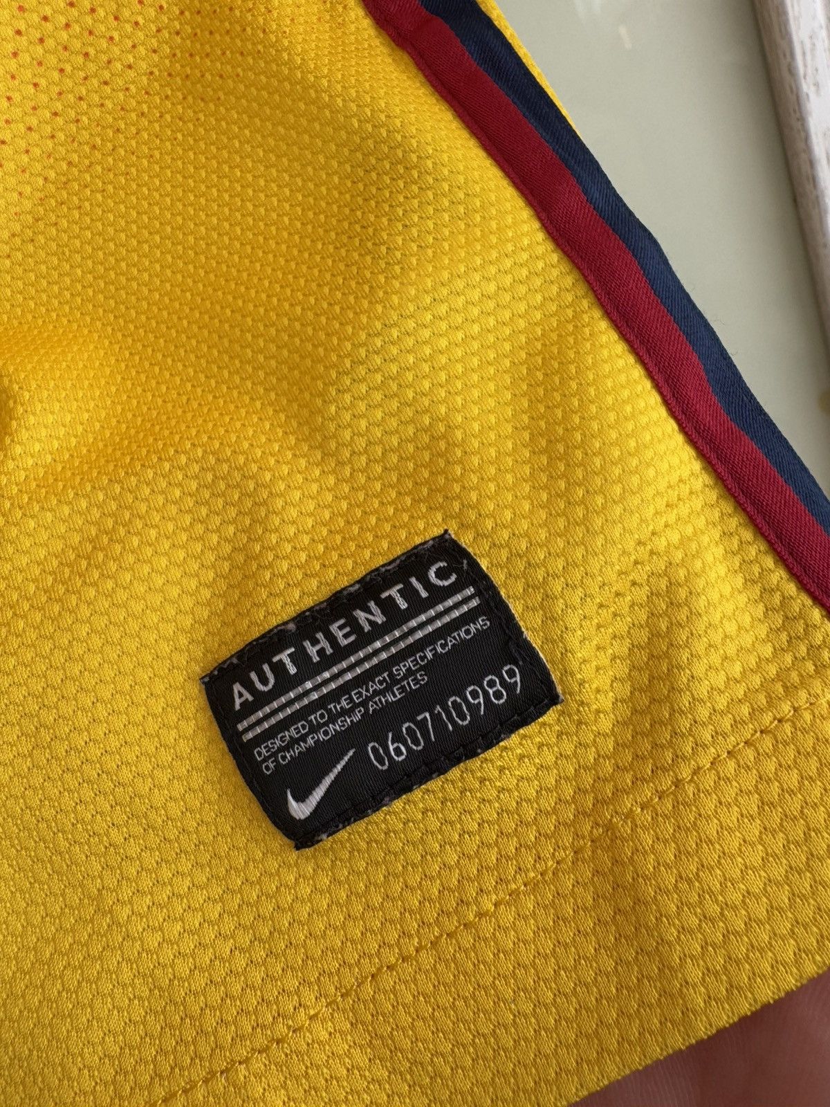 Nike Barcelona 2012-2013 Away Soccer Jersey Football Kit Shirt Size US L / EU 52-54 / 3 - 15 Thumbnail