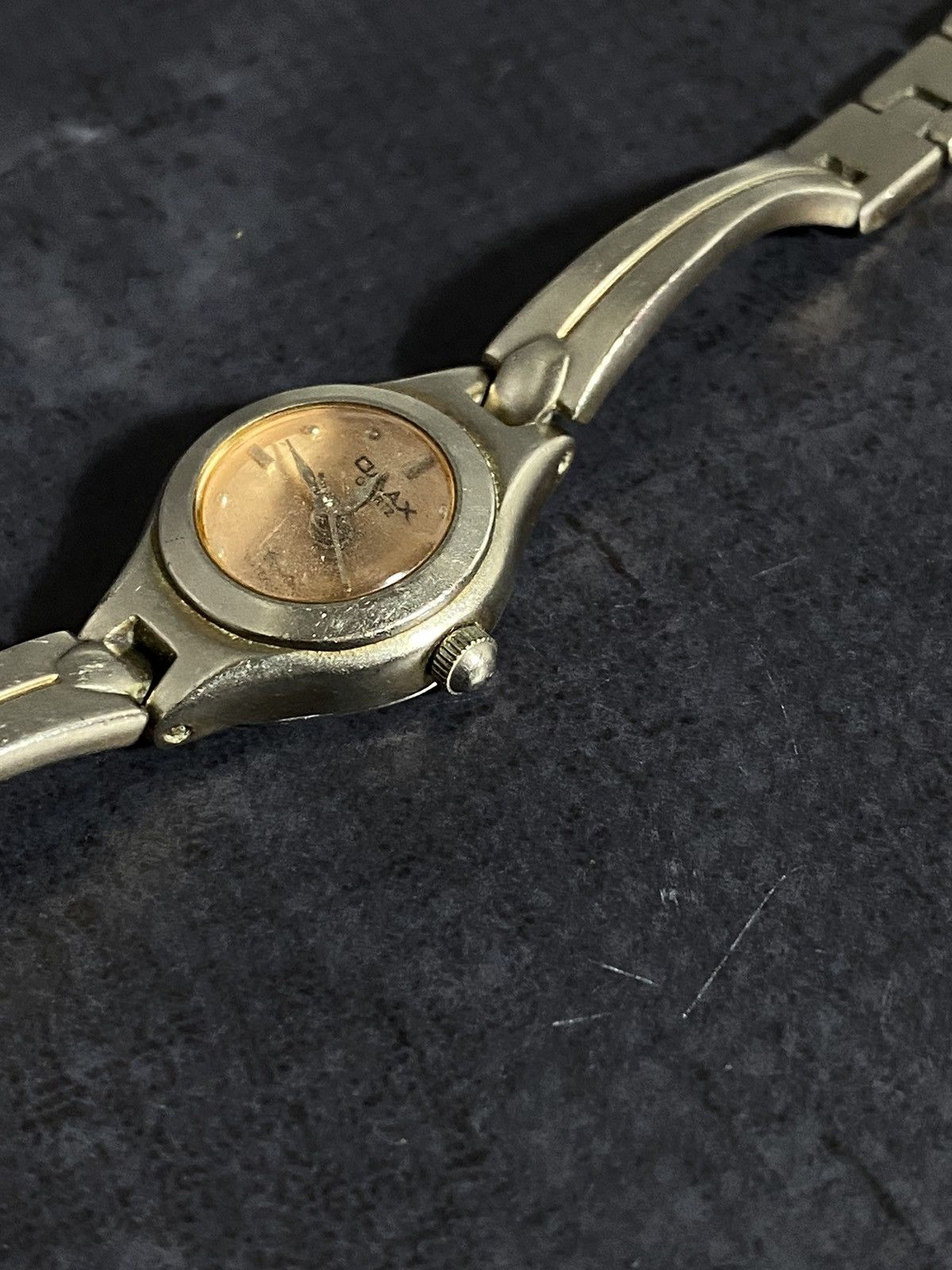 Vintage Vintage Omax Quartz Watch with Metal Bracelet Japanese Brand Size ONE SIZE - 7 Thumbnail