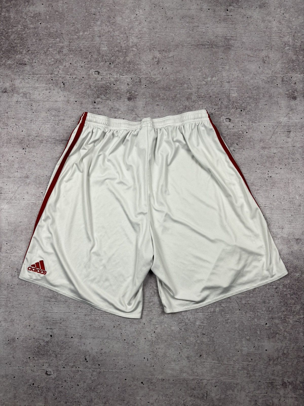 Adidas Adidas x Munchester United soccer shorts size XL Size US XL / EU 56 / 4 - 3 Thumbnail