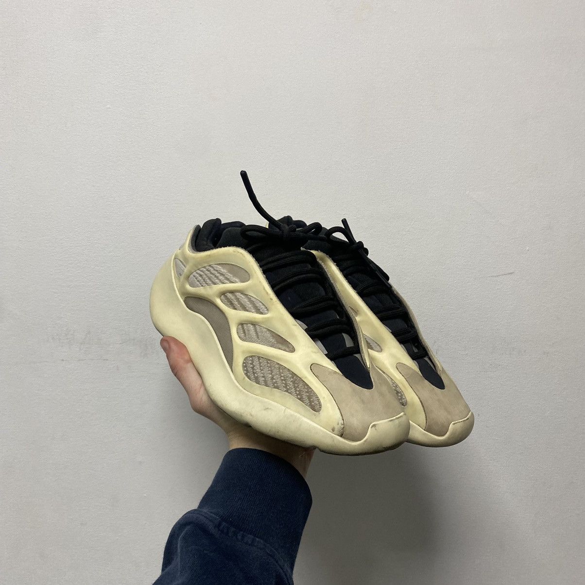Adidas adidas Yeezy Boost 700 V3 Size US 8.5 / EU 41-42 - 1 Thumbnail
