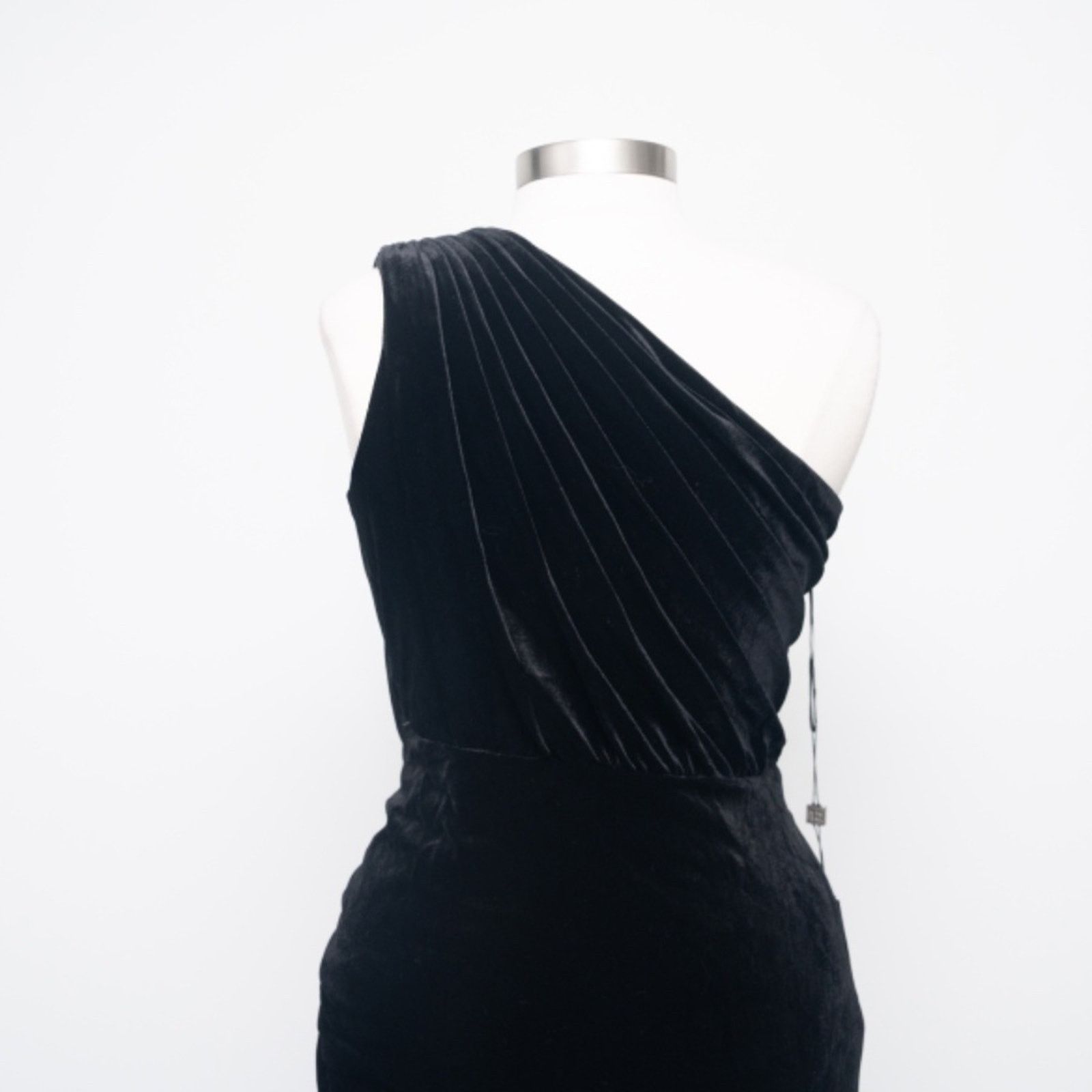 Tadashi Shoji Tadashi Shoji. Velvet Draped One-Shoulder Gown. Size L / US 10 / IT 46 - 13 Thumbnail