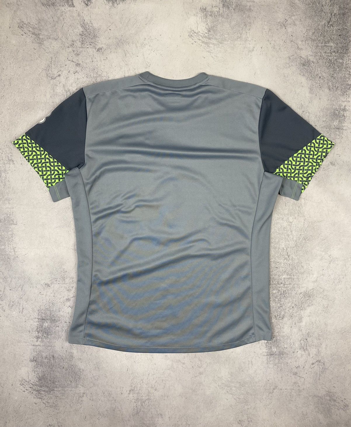 Umbro Umbro Ireland National Football Team Soccer Jersey Size US L / EU 52-54 / 3 - 12 Thumbnail