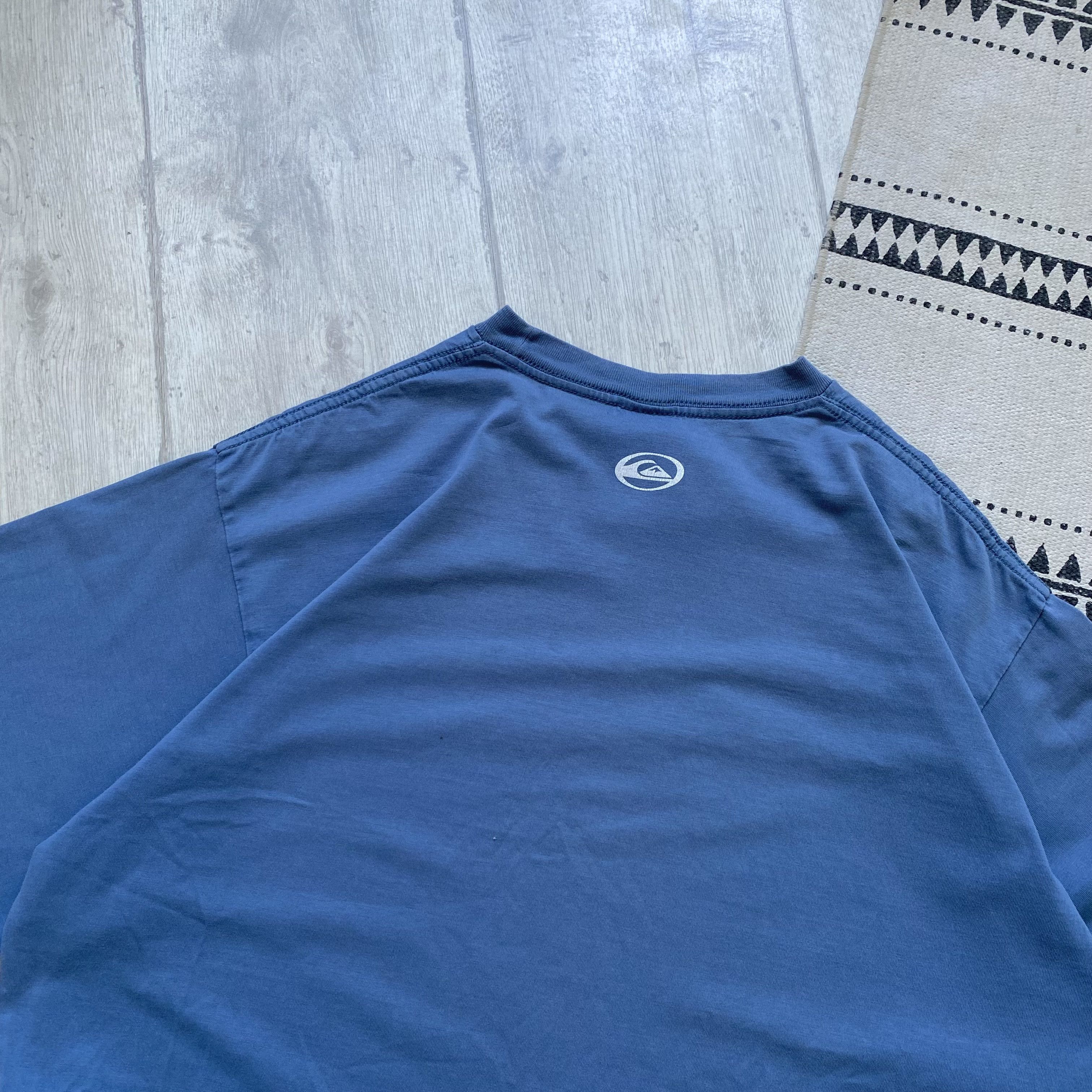 Quiksilver Vintage 90s Faded Quiksilver tee center logo Y2K Blue Size US L / EU 52-54 / 3 - 7 Thumbnail