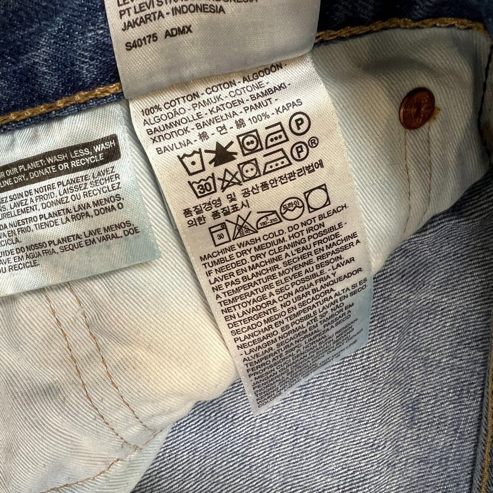 Levi's × Vintage Levi's 541 Jeans 36x30 Athletic Taper Distress Denim Pants Size US 36 / EU 52 - 11 Thumbnail