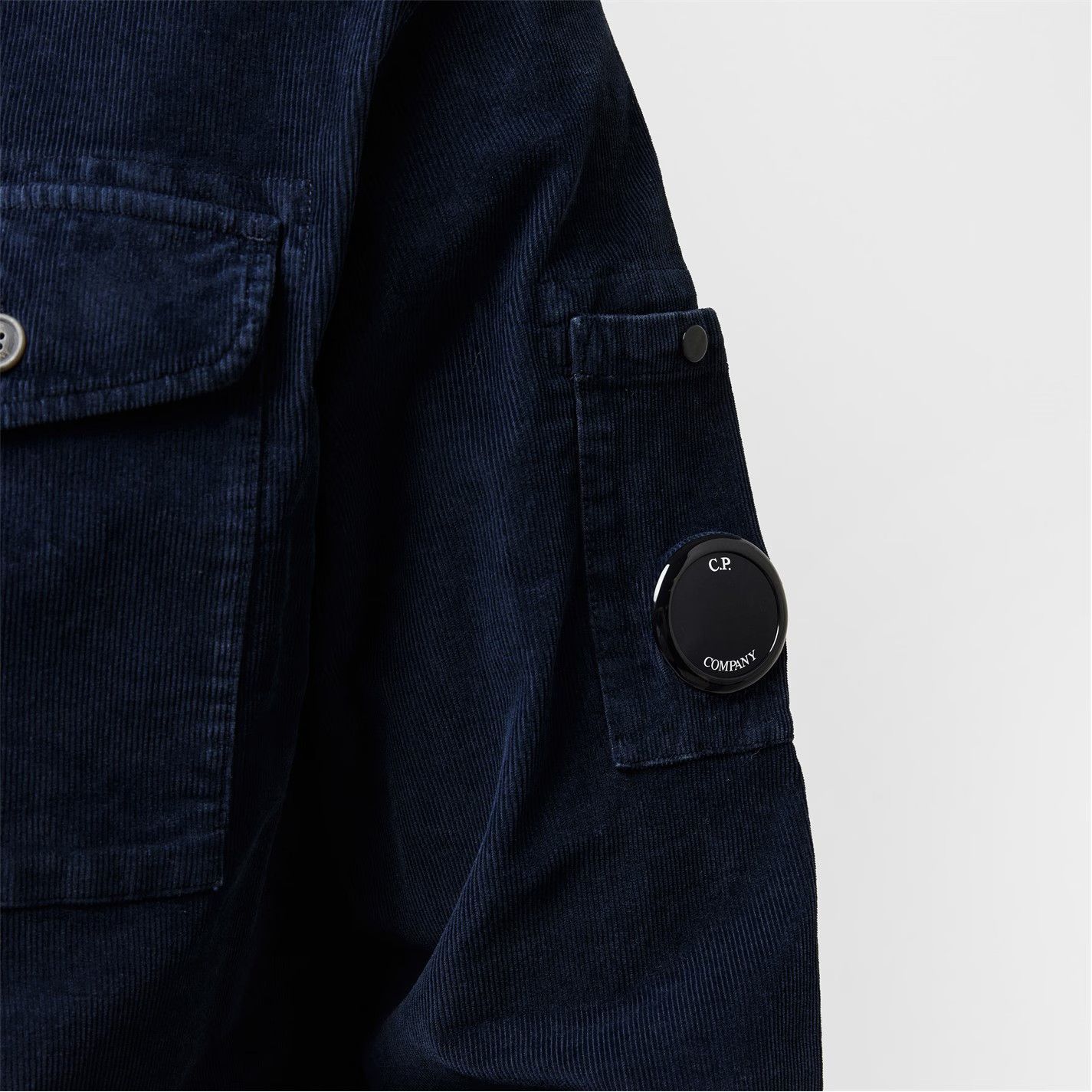 C.P. Company o1g2r1mq0426 Lens Single Pocket Corduroy Shirt in Blue Size US S / EU 44-46 / 1 - 5 Thumbnail