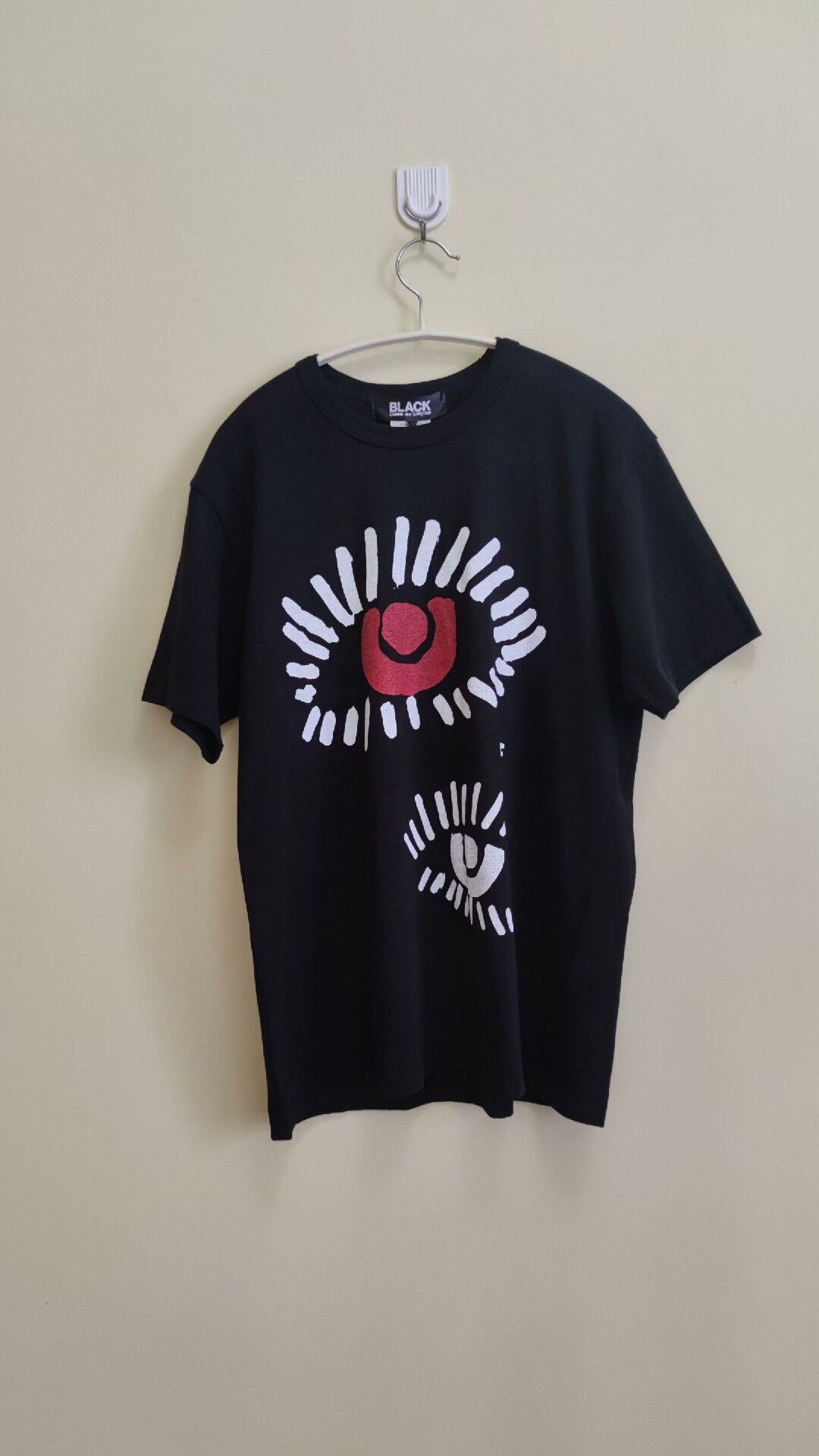 Comme des Garcons CDG Black Tee with Eye Pattern Size US M / EU 48-50 / 2 - 1 Thumbnail