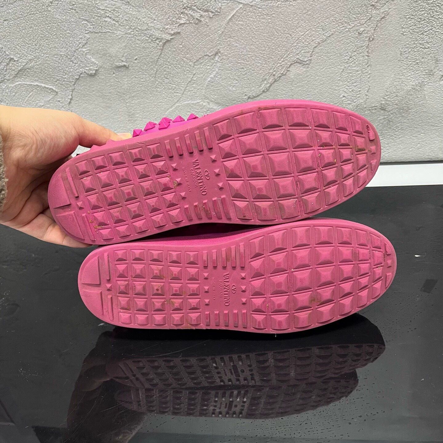 Valentino Valentino Rock Be Rockstud Sneakers 98 New Size 38 Size US 7 / IT 37 - 7 Thumbnail
