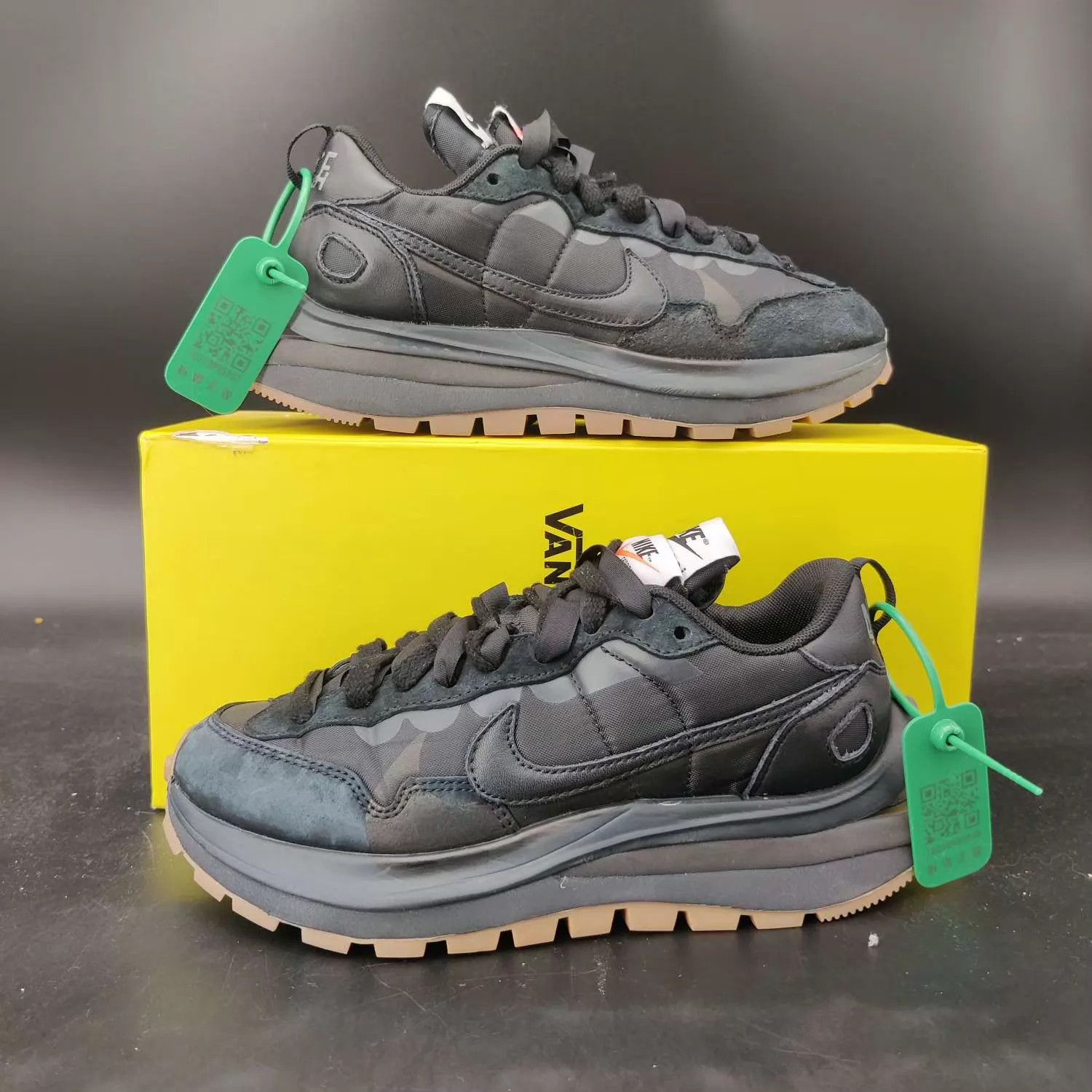 Sacai sacai vaporwaffle Black Gum 37.5 Worn Size US 7 / IT 37 - 7 Thumbnail