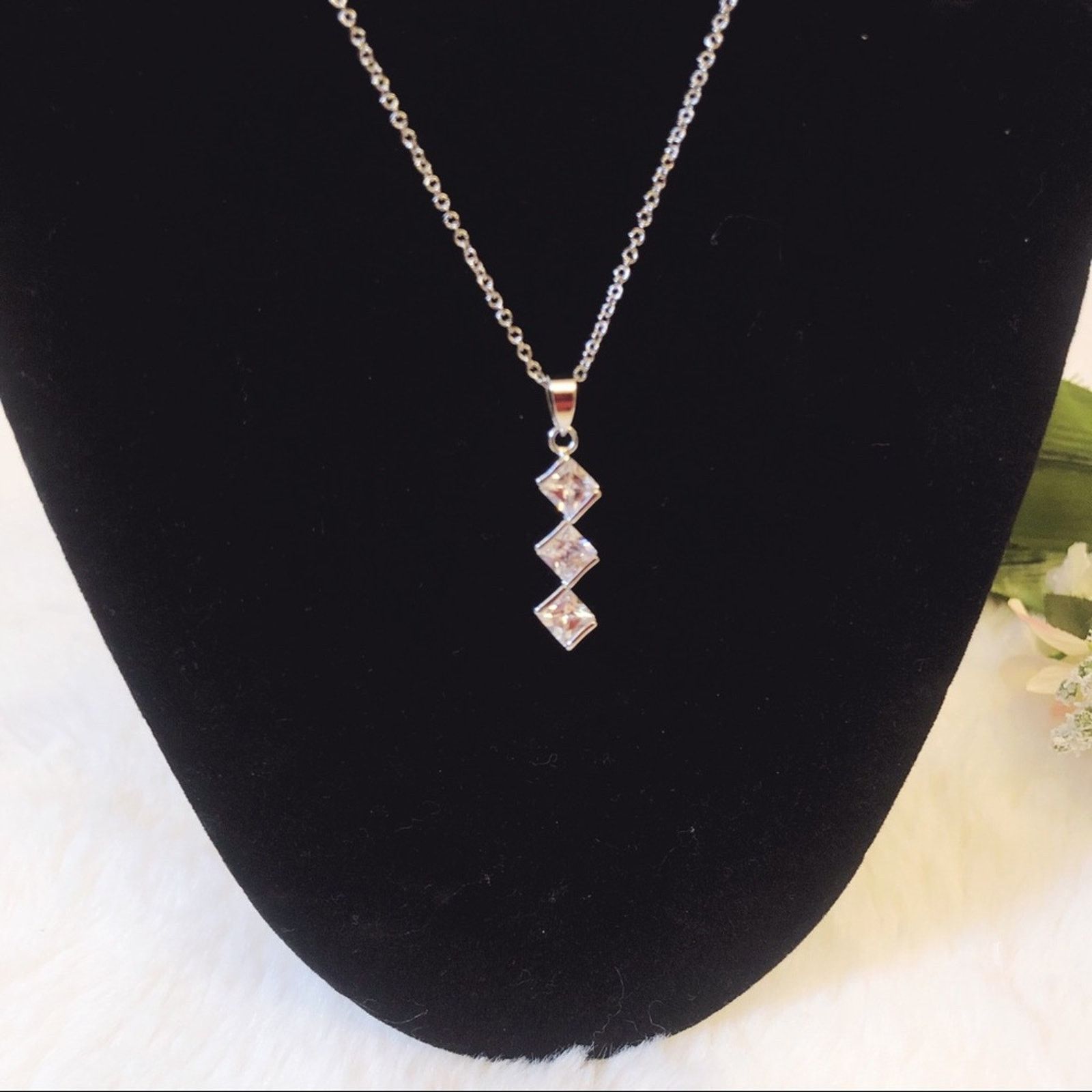 Other Sterling Silver Trio Crystal Necklace Size ONE SIZE - 6 Thumbnail