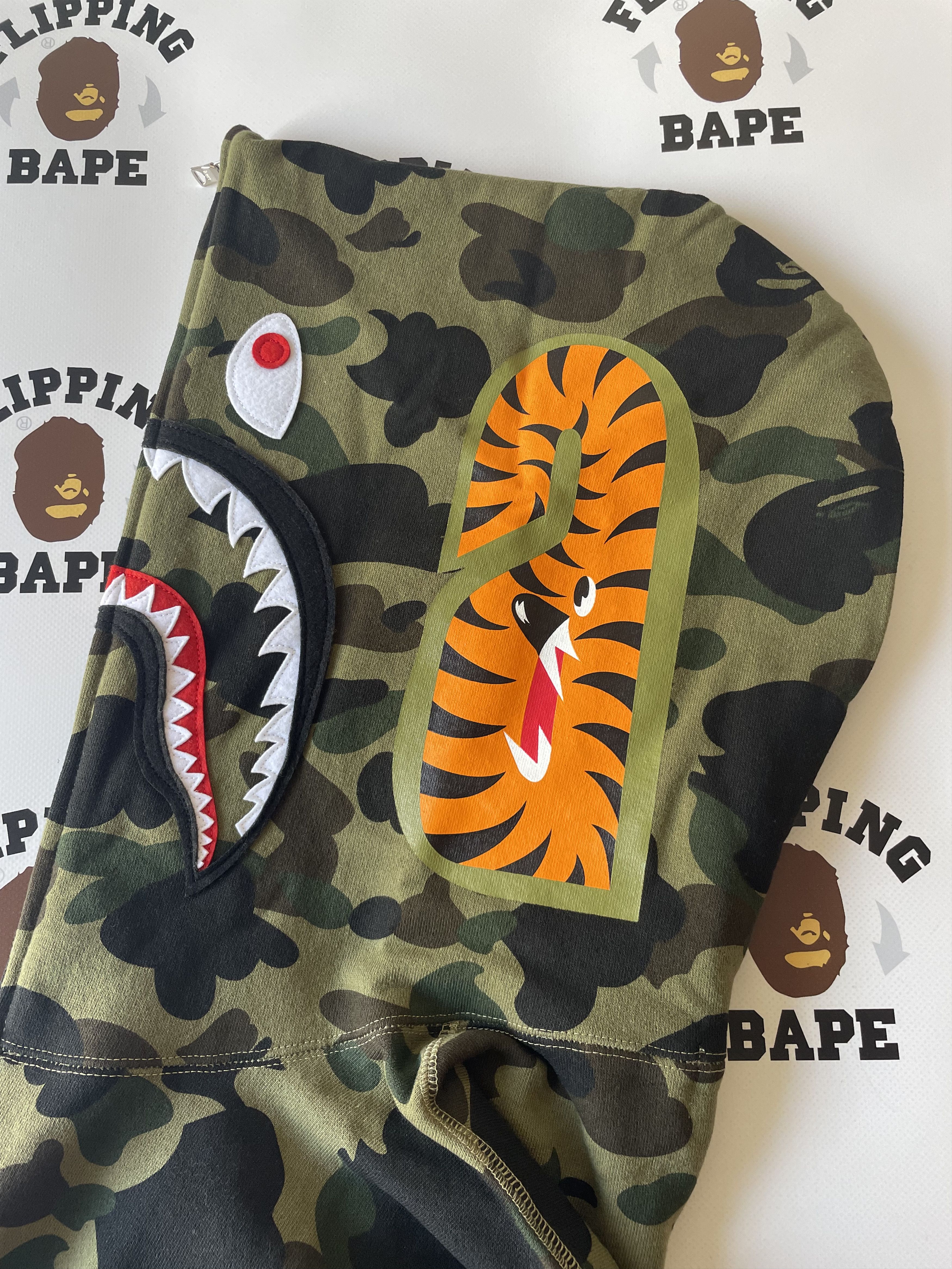 Bape 1ST CAMO SHARK FULL ZIP HOODIE (2022) Size US L / EU 52-54 / 3 - 5 Thumbnail
