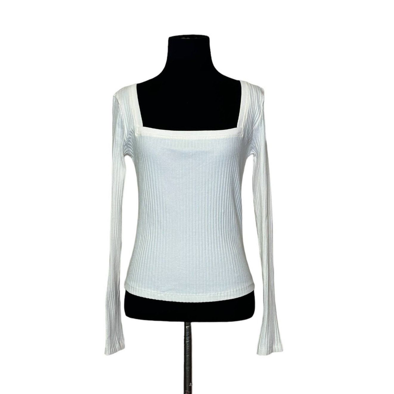 Zara ZARA creamy white long sleeves square neck sweater size M Size M / US 6-8 / IT 42-44 - 1 Thumbnail