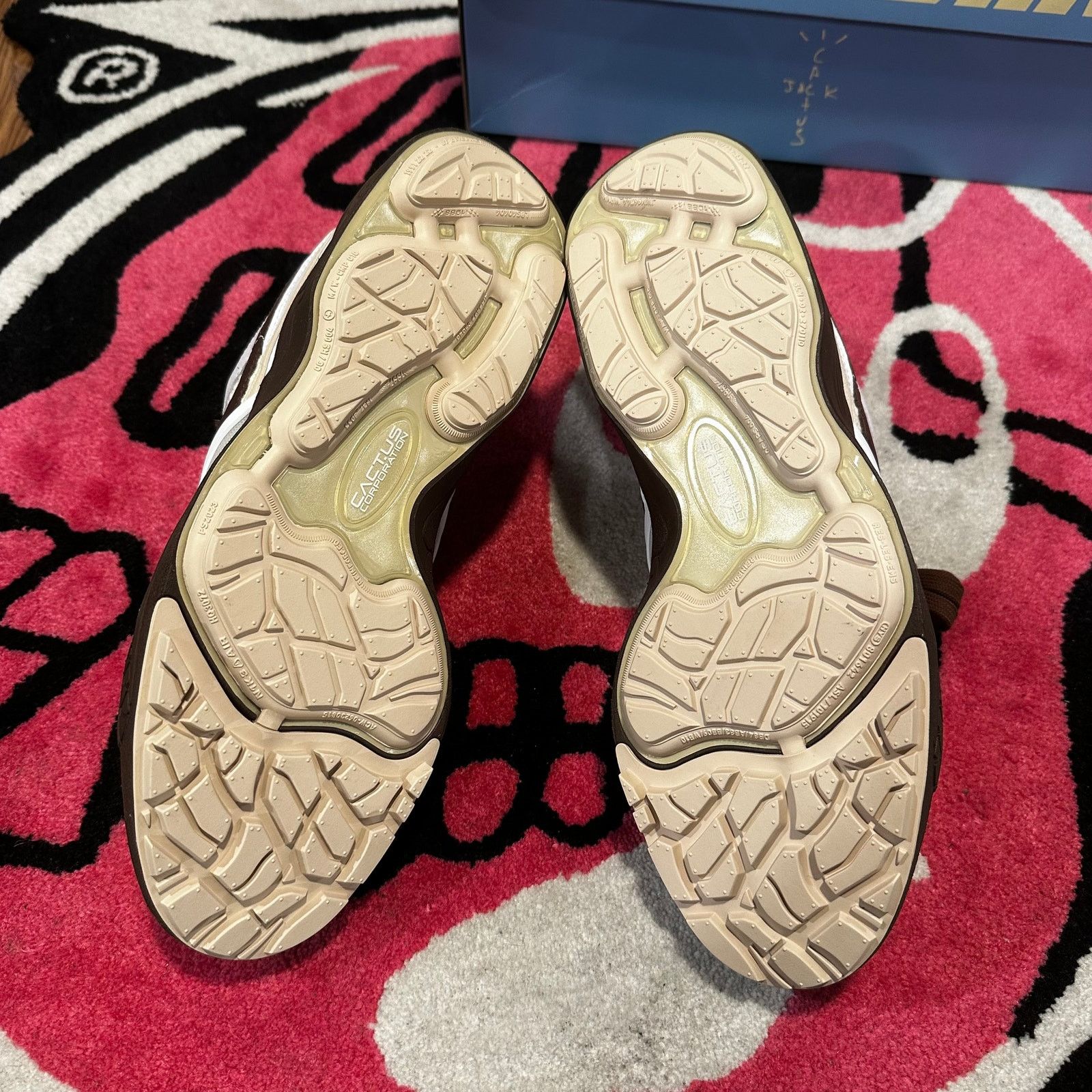 Travis Scott Nike Zoom Field Jaxx Travis Scott Light Chocolate –Size 13 Size US 13 / EU 46 - 6 Thumbnail